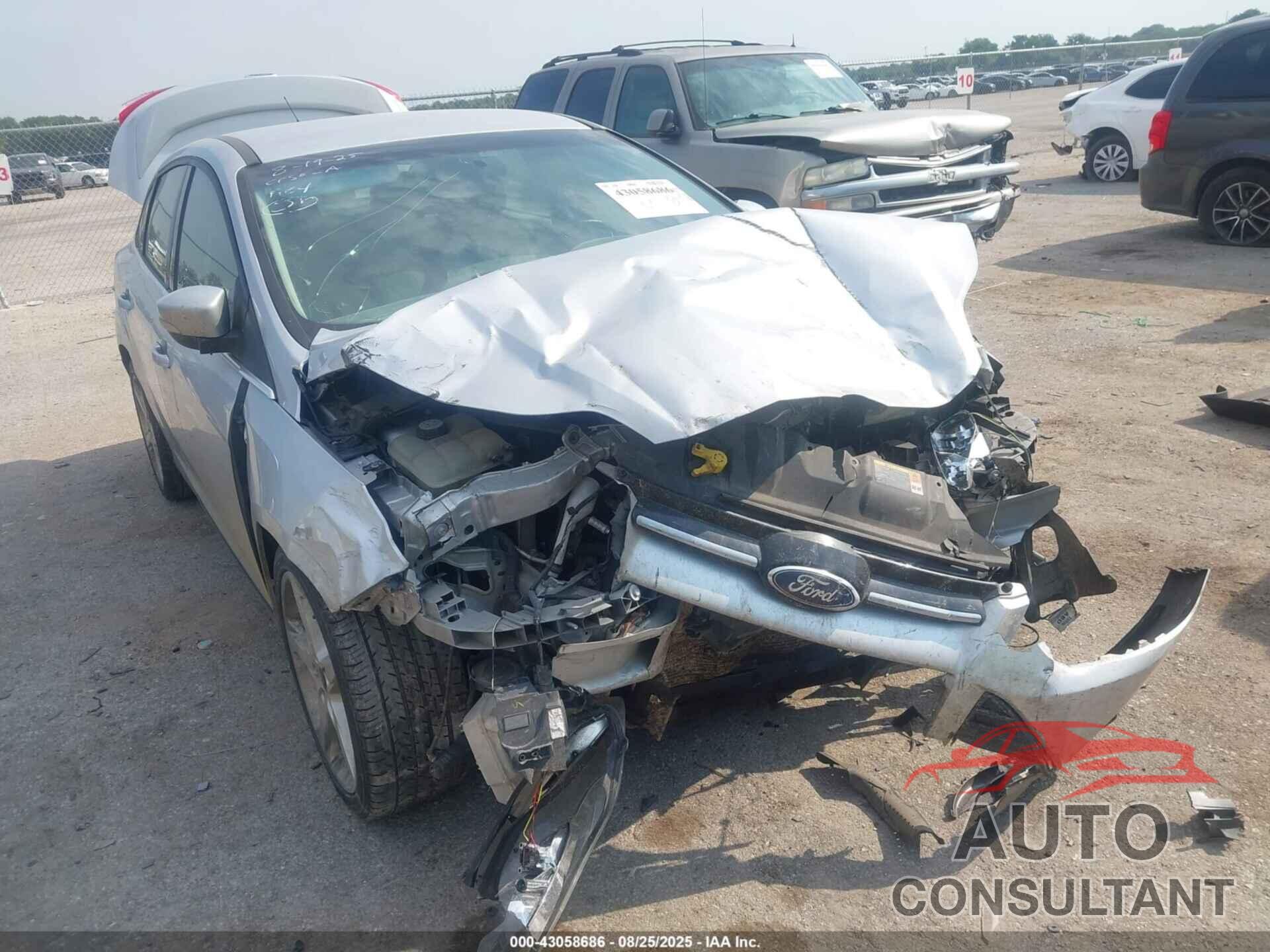 FORD FOCUS 2013 - 1FADP3J2XDL301612