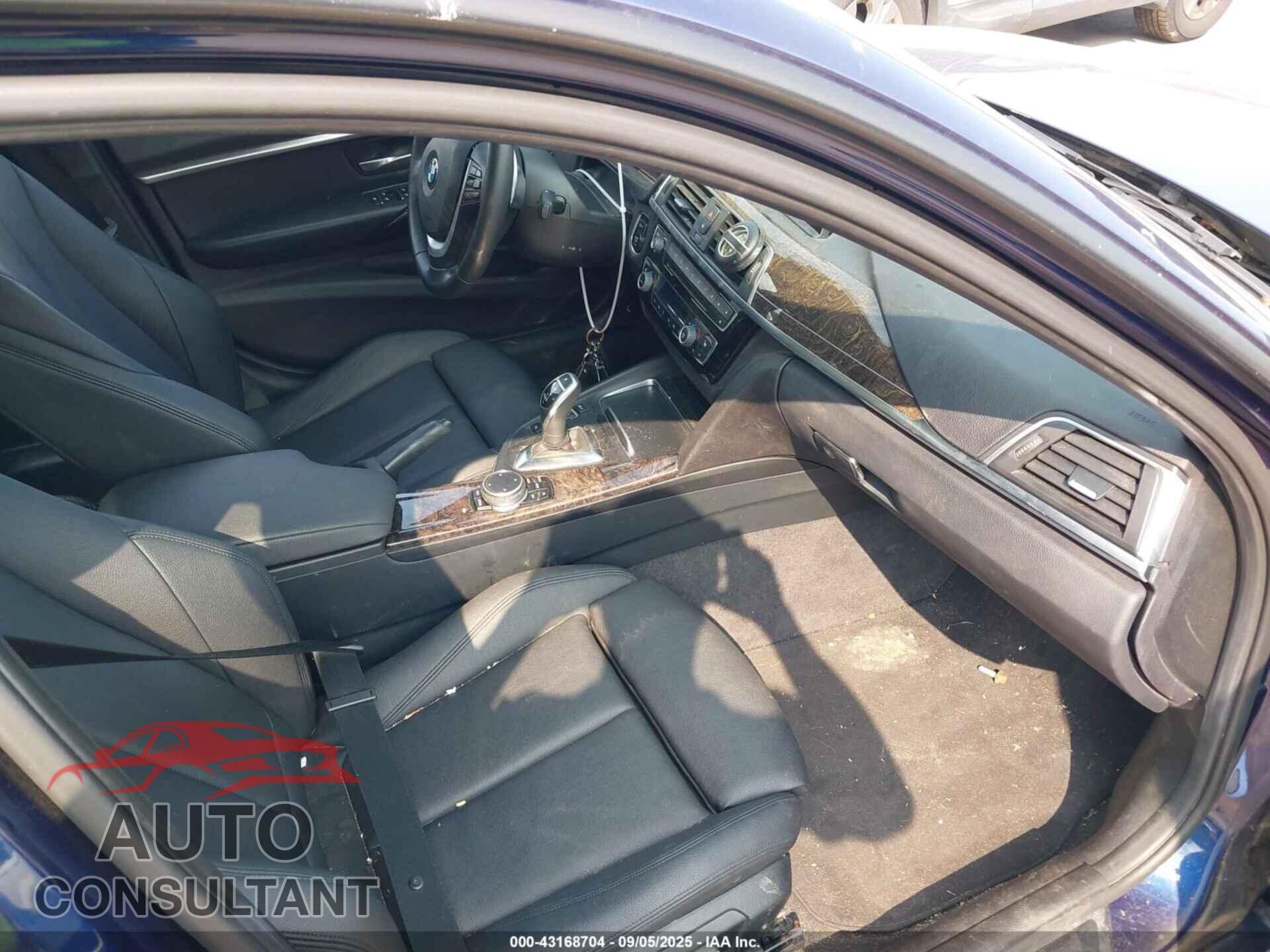 BMW 328I 2016 - WBA8E3G56GNU04079