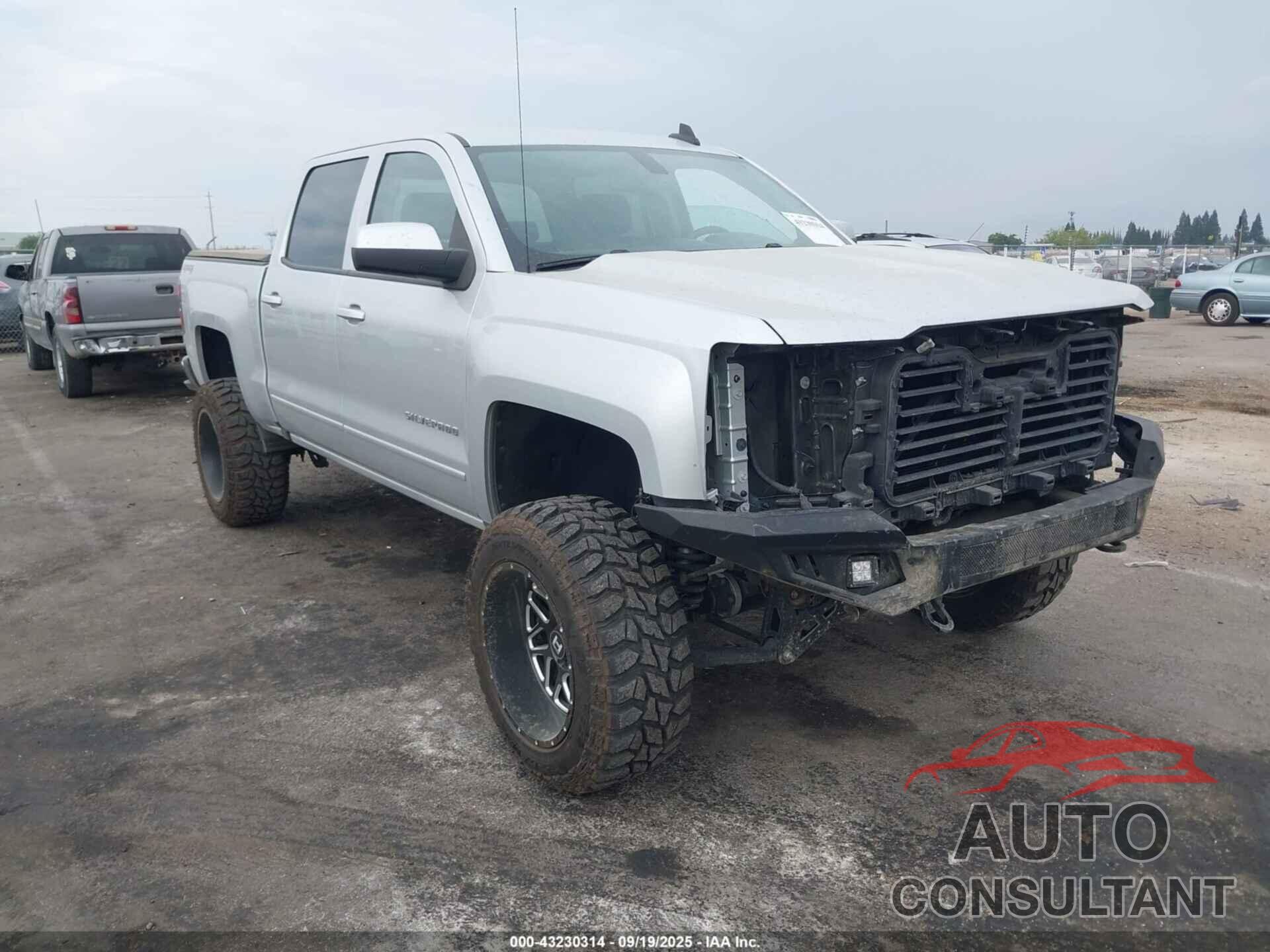 CHEVROLET SILVERADO 1500 2018 - 3GCUKRER6JG418406