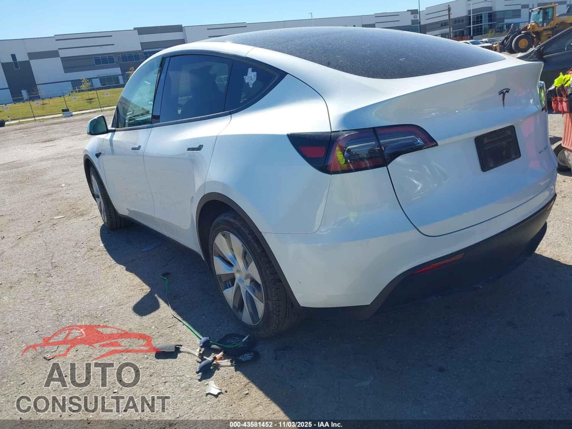 TESLA MODEL Y 2024 - 7SAYGDEE4RA267781