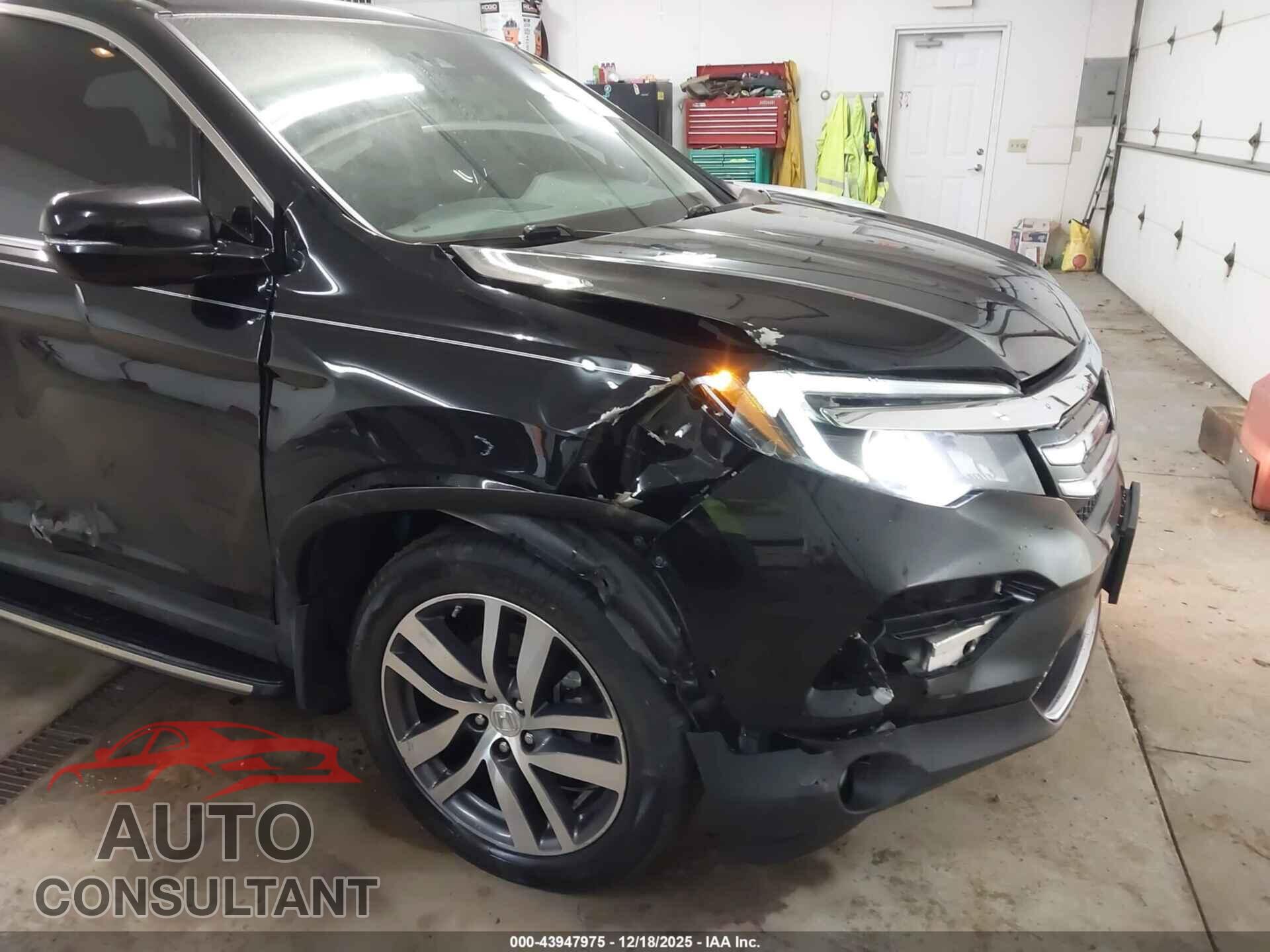 HONDA PILOT 2017 - 5FNYF6H08HB047640
