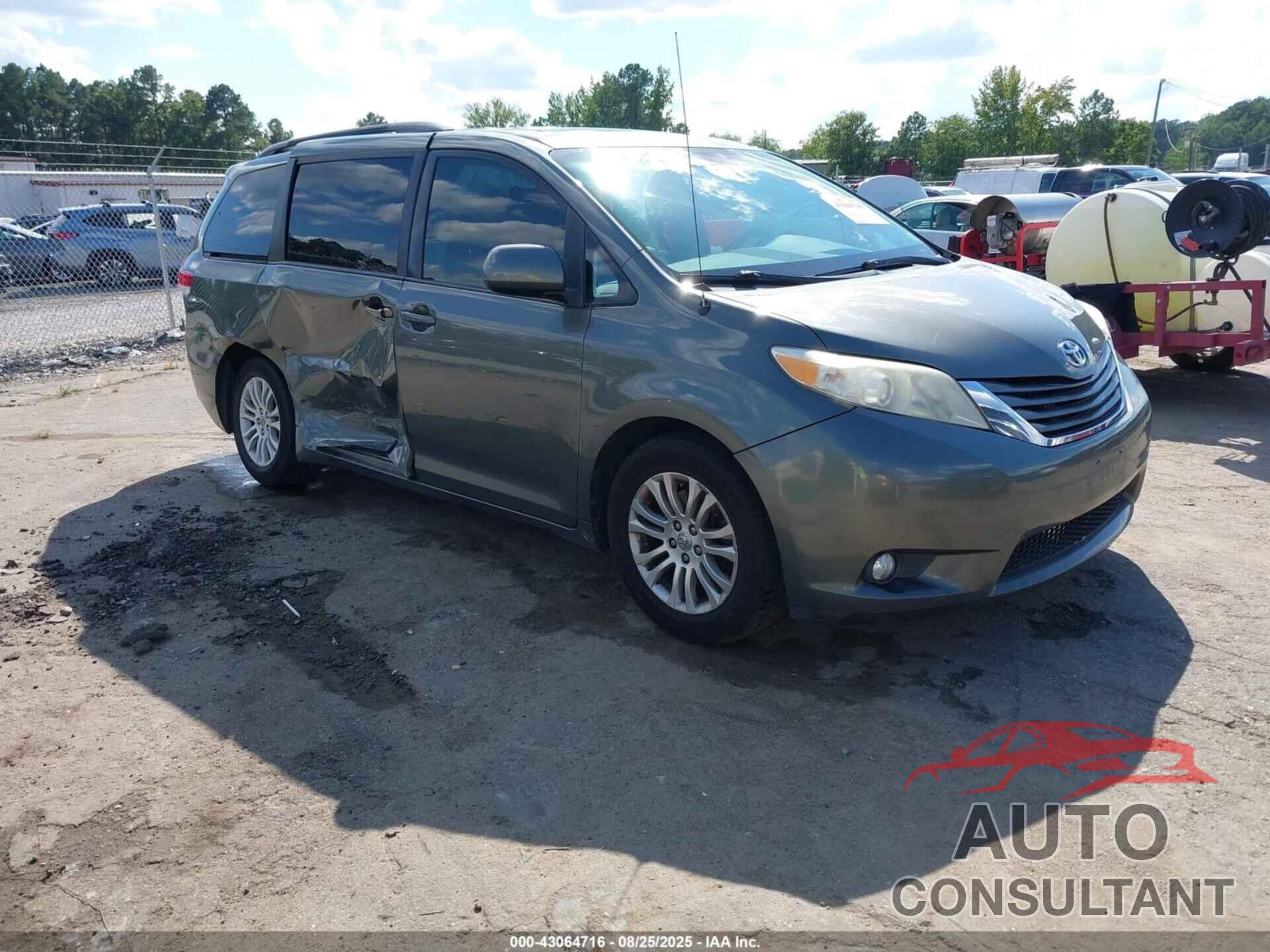 TOYOTA SIENNA 2013 - 5TDYK3DC8DS298545