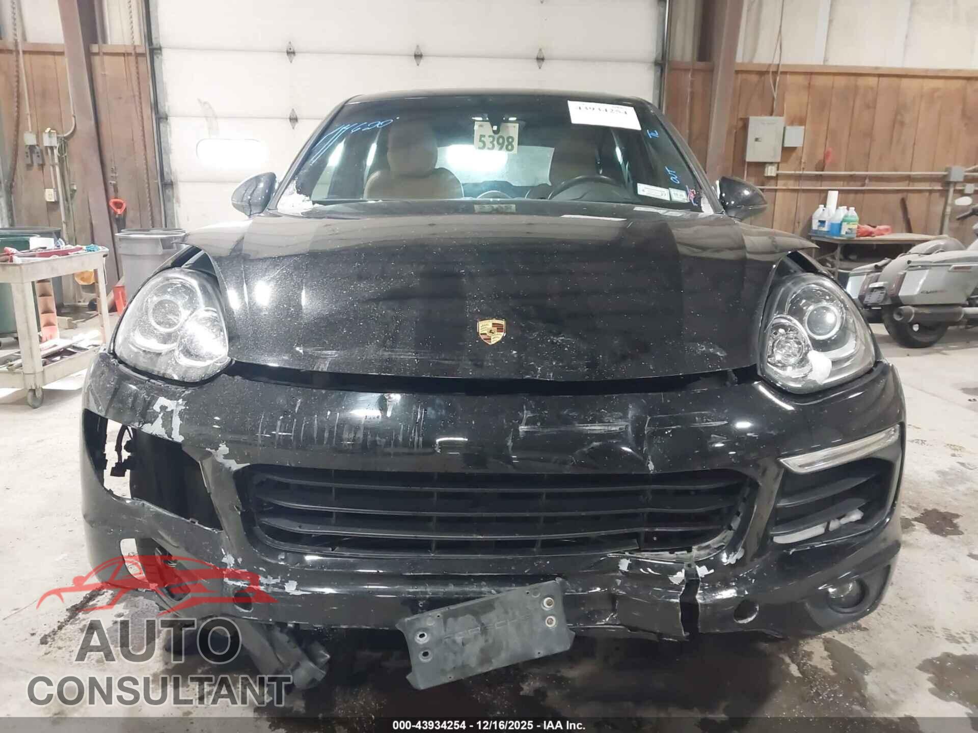 PORSCHE CAYENNE 2016 - WP1AA2A25GLA02461