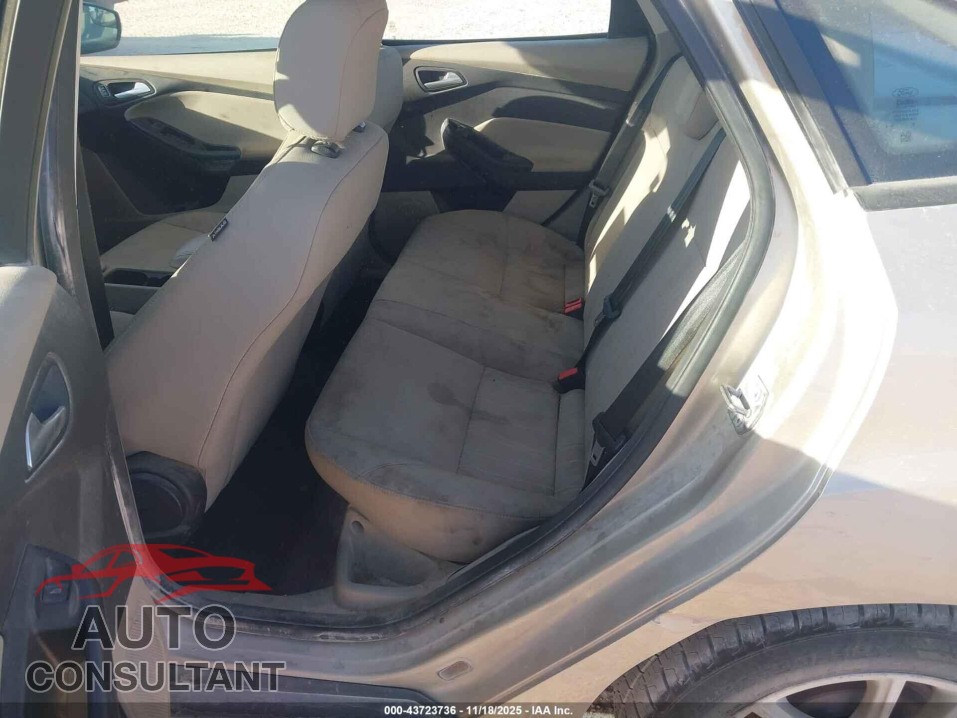 FORD FOCUS 2017 - 1FADP3F27HL229752