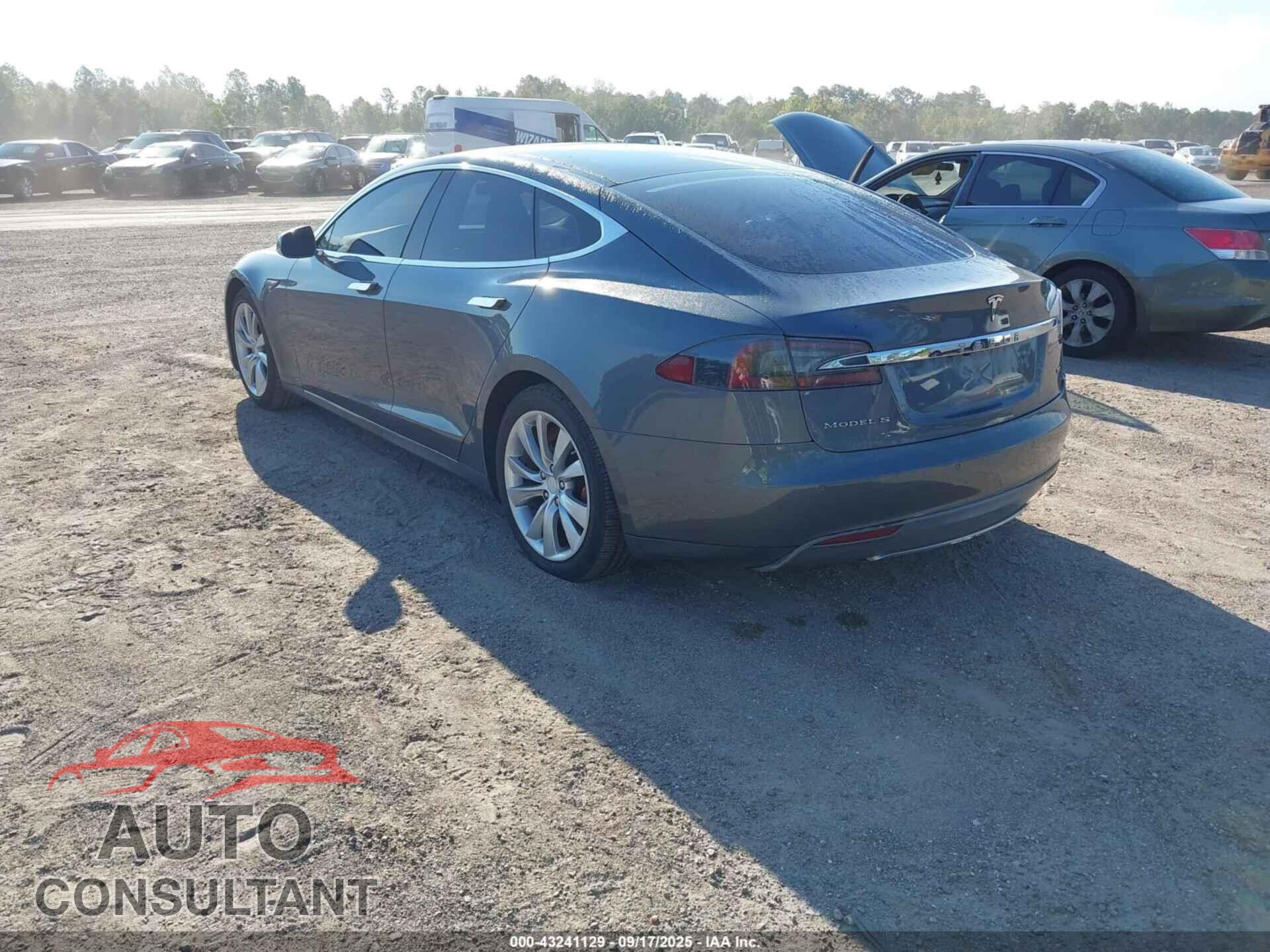 TESLA MODEL S 2013 - 5YJSA1DN9DFP25296