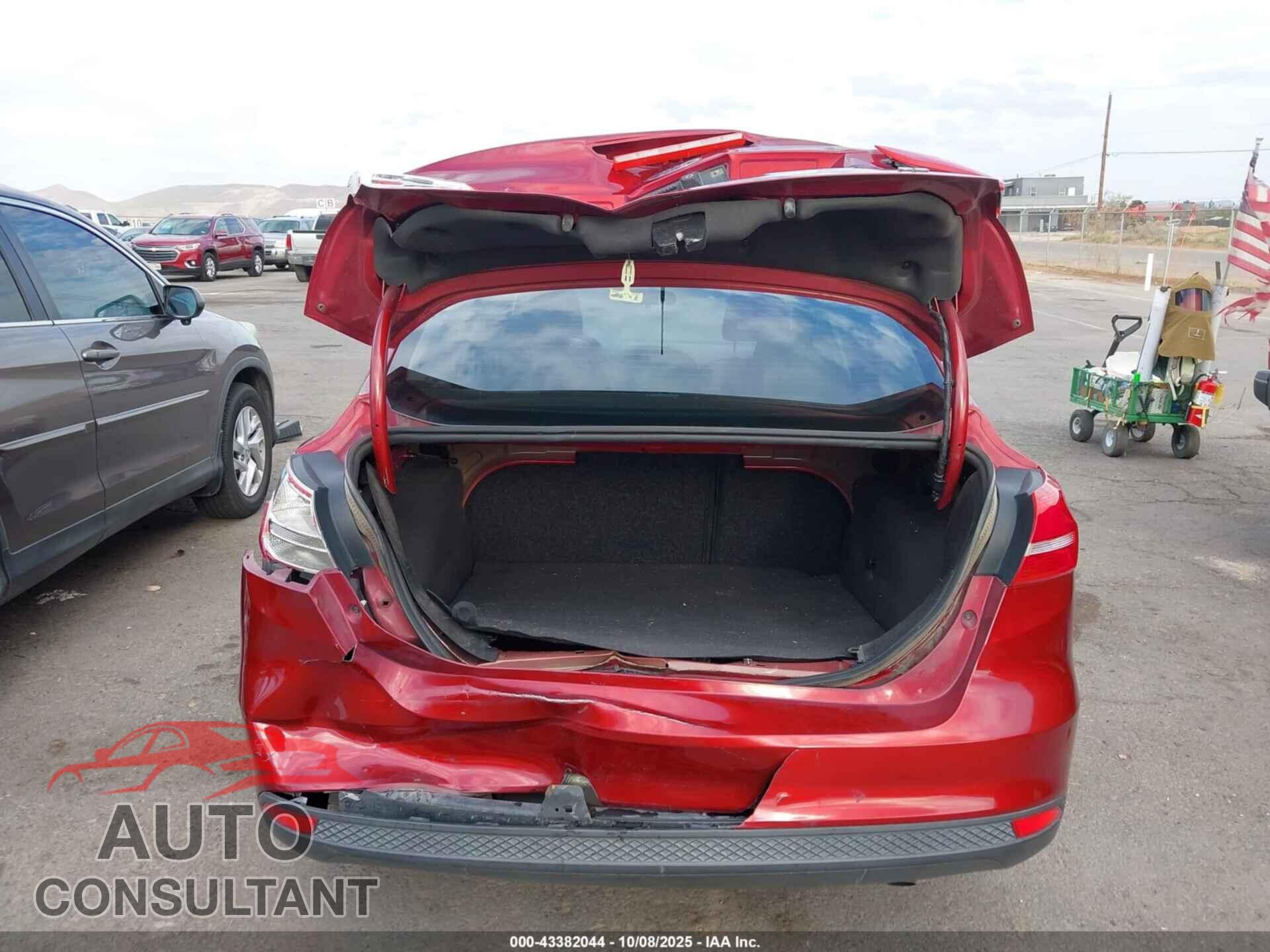FORD FOCUS 2017 - 1FADP3F26HL204633