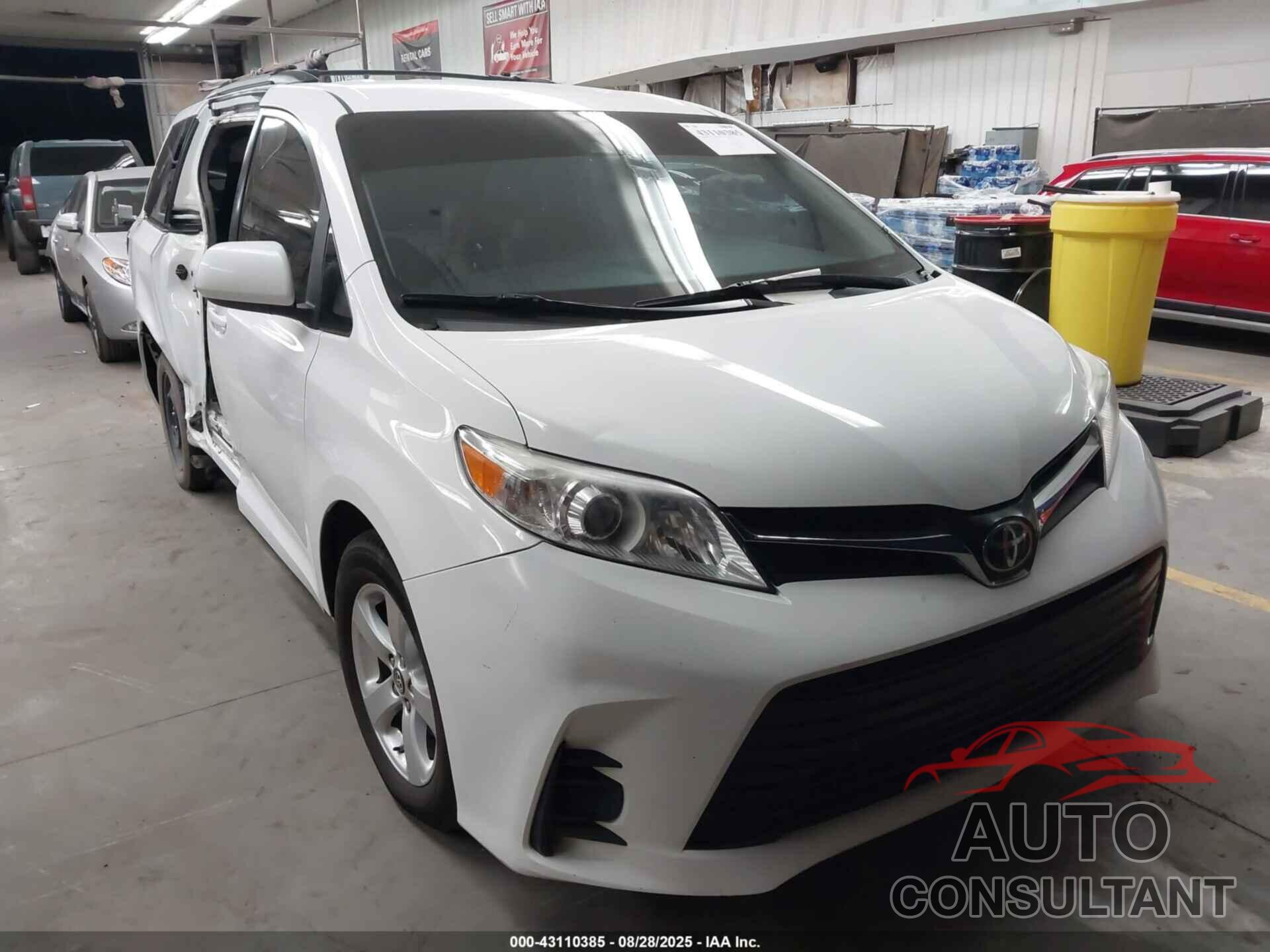 TOYOTA SIENNA 2018 - 5TDKZ3DC3JS933846