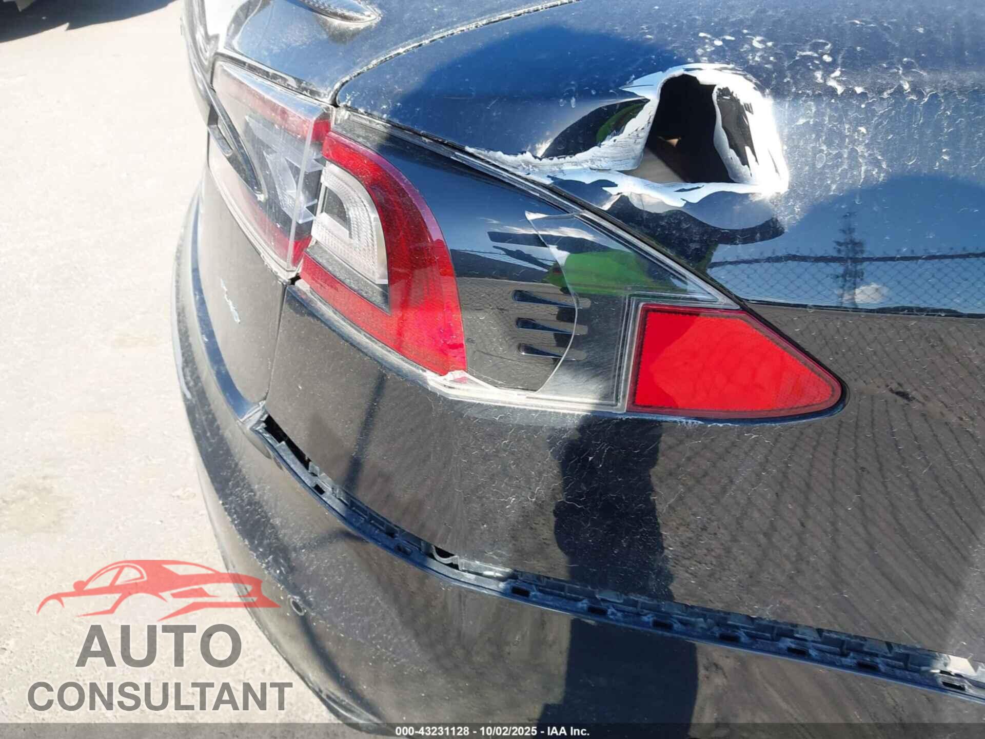 TESLA MODEL S 2021 - 5YJSA1E61MF451180