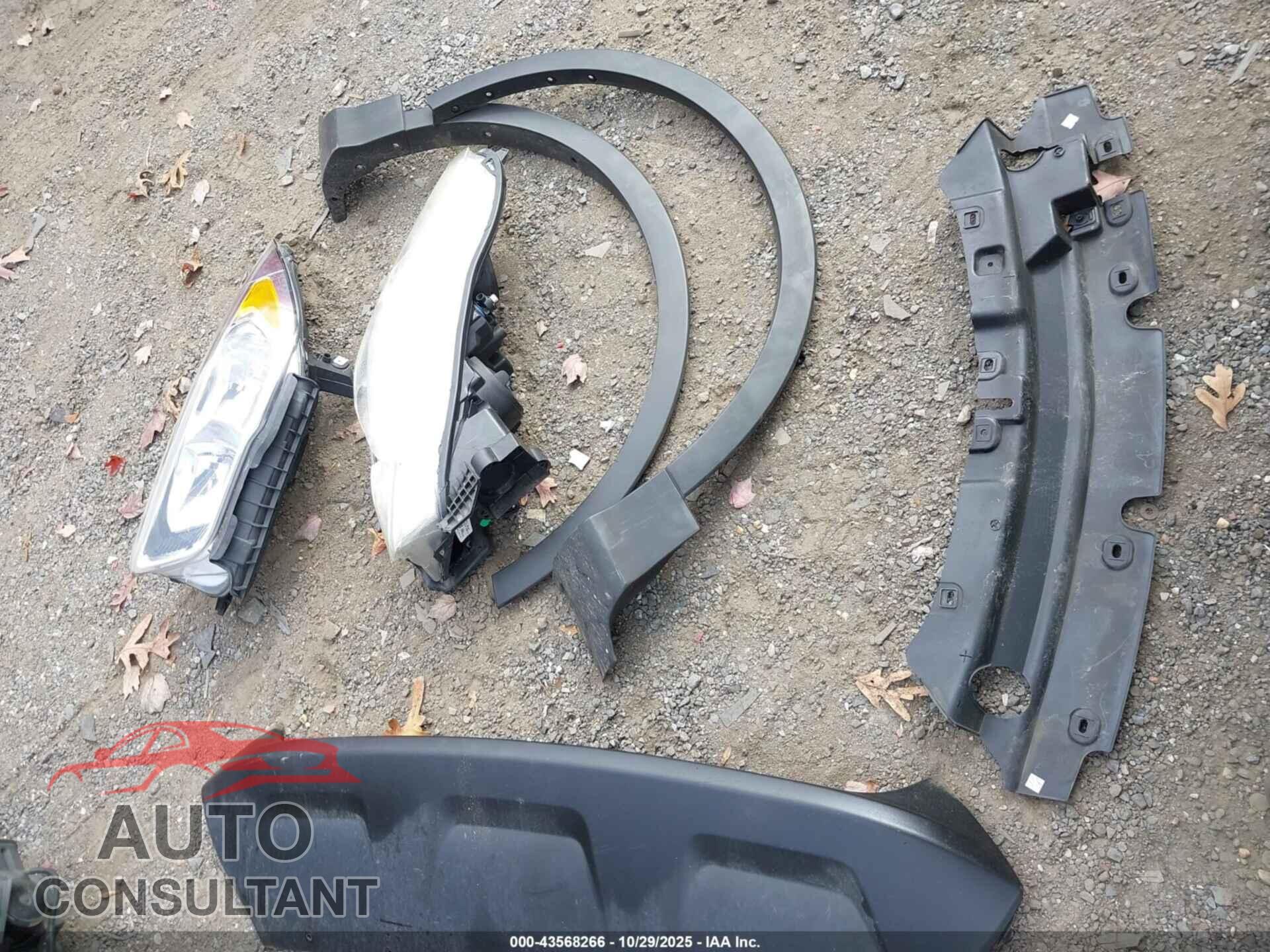 FORD ESCAPE 2017 - 1FMCU0F75HUC93268