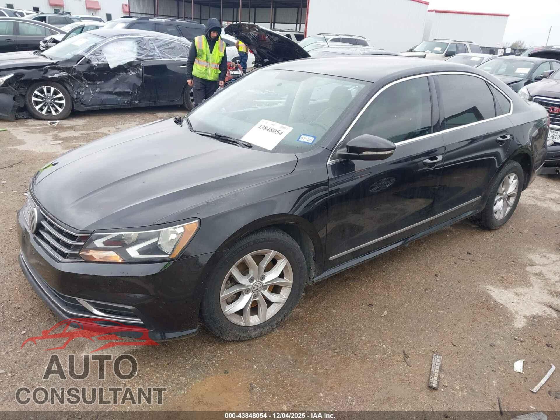 VOLKSWAGEN PASSAT 2017 - 1VWAT7A32HC032503