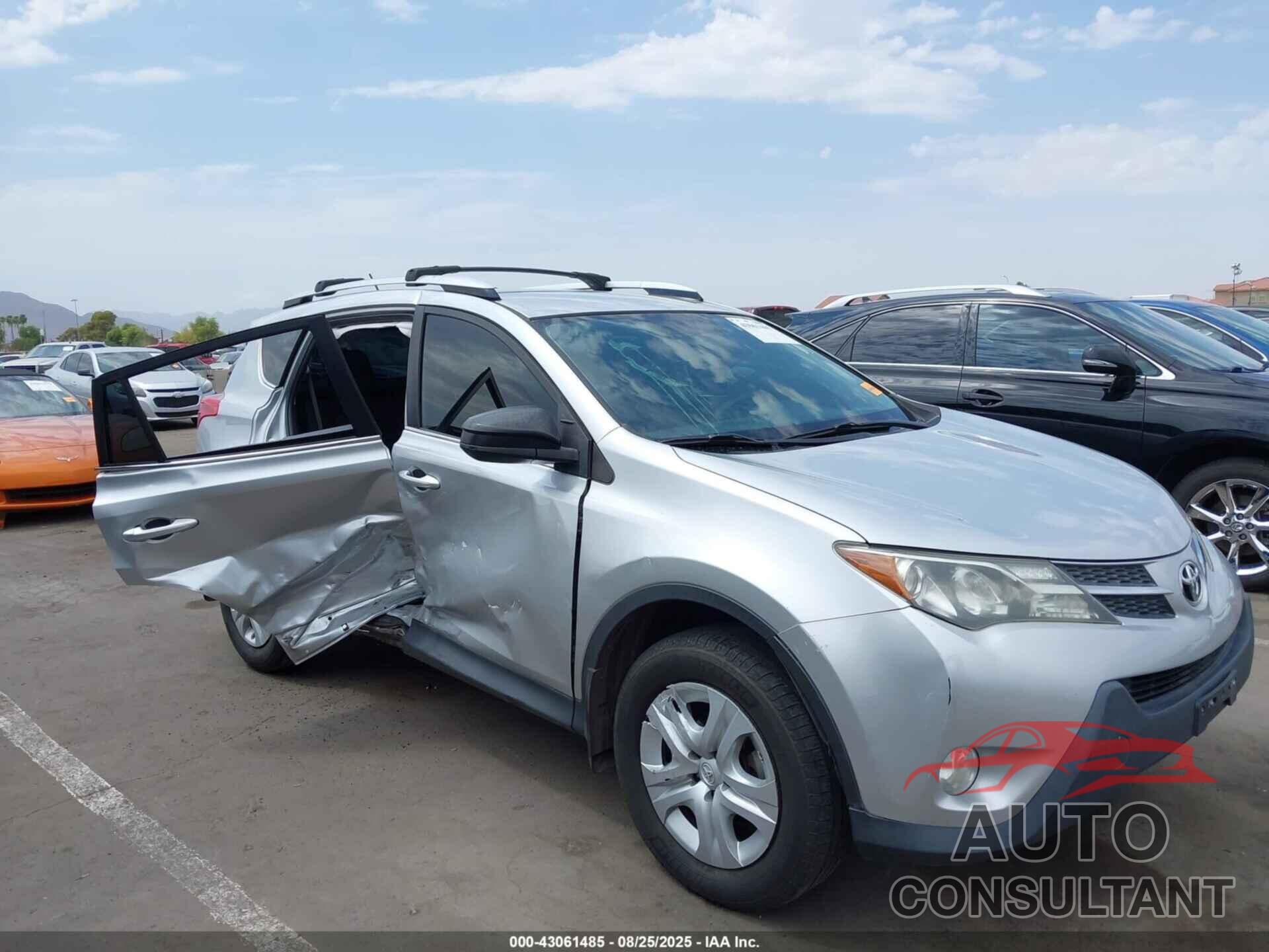 TOYOTA RAV4 2015 - JTMZFREV5FD048609