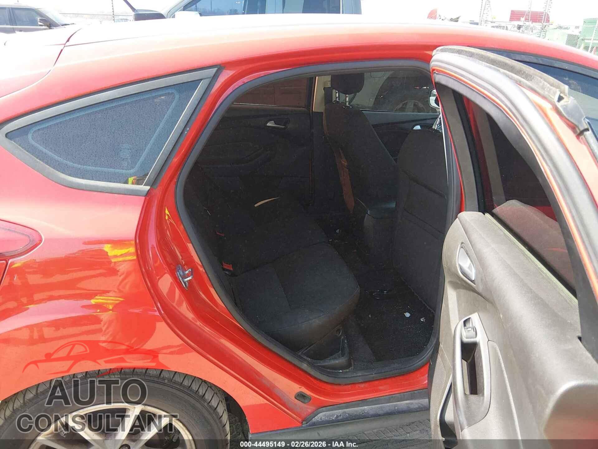 FORD FOCUS 2017 - 1FADP3K23HL248174