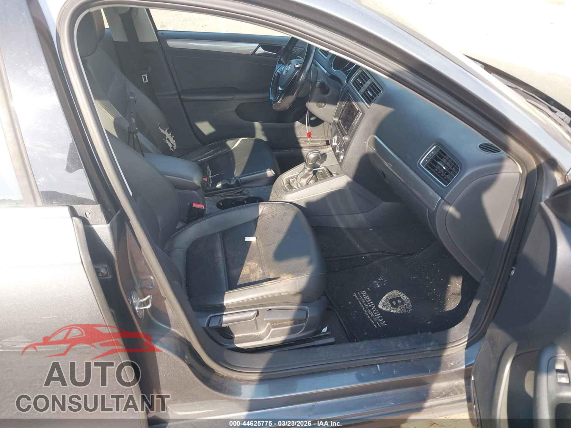 VOLKSWAGEN JETTA 2017 - 3VWDB7AJ3HM234828