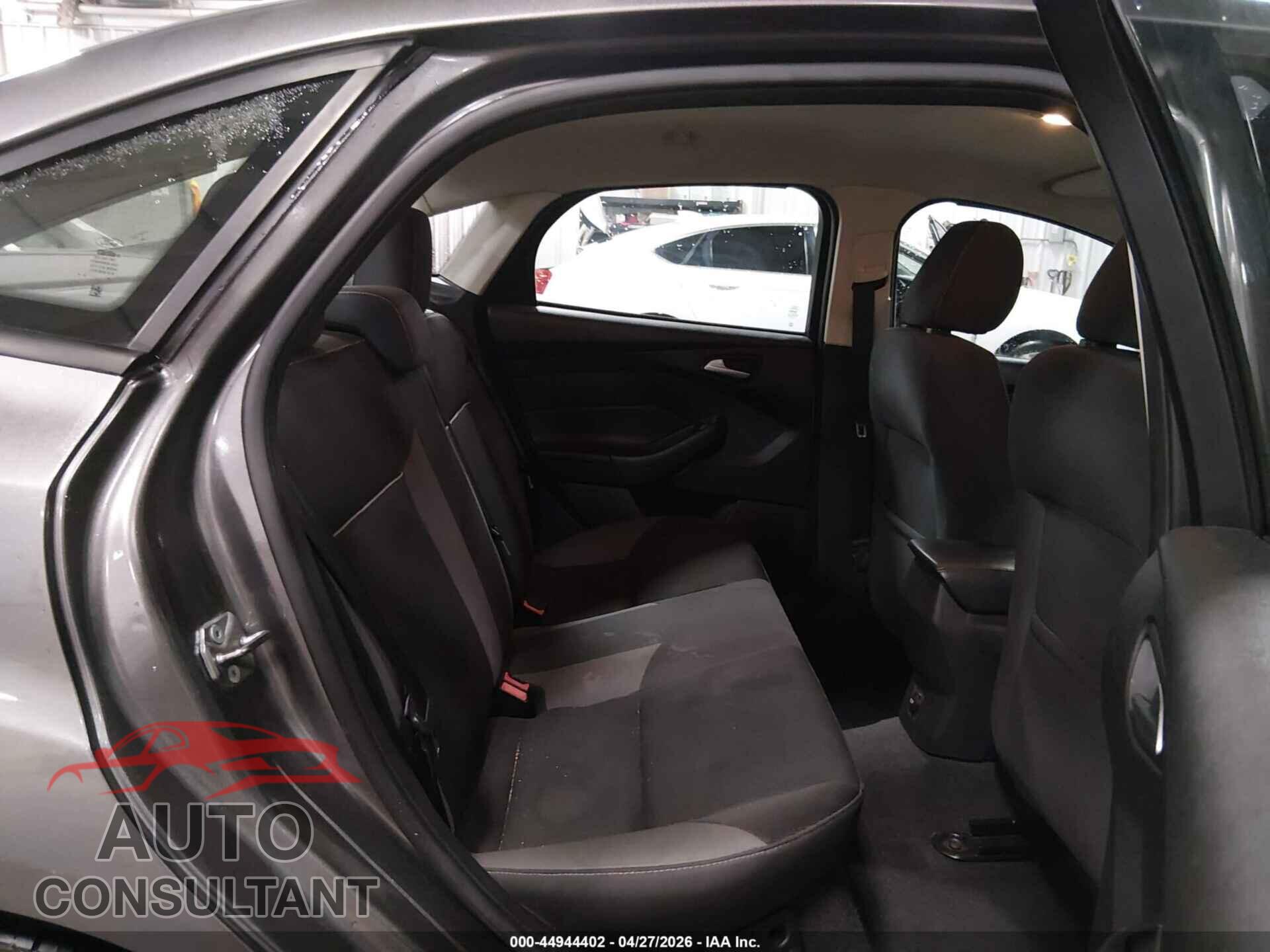 FORD FOCUS 2014 - 1FADP3F24EL457039