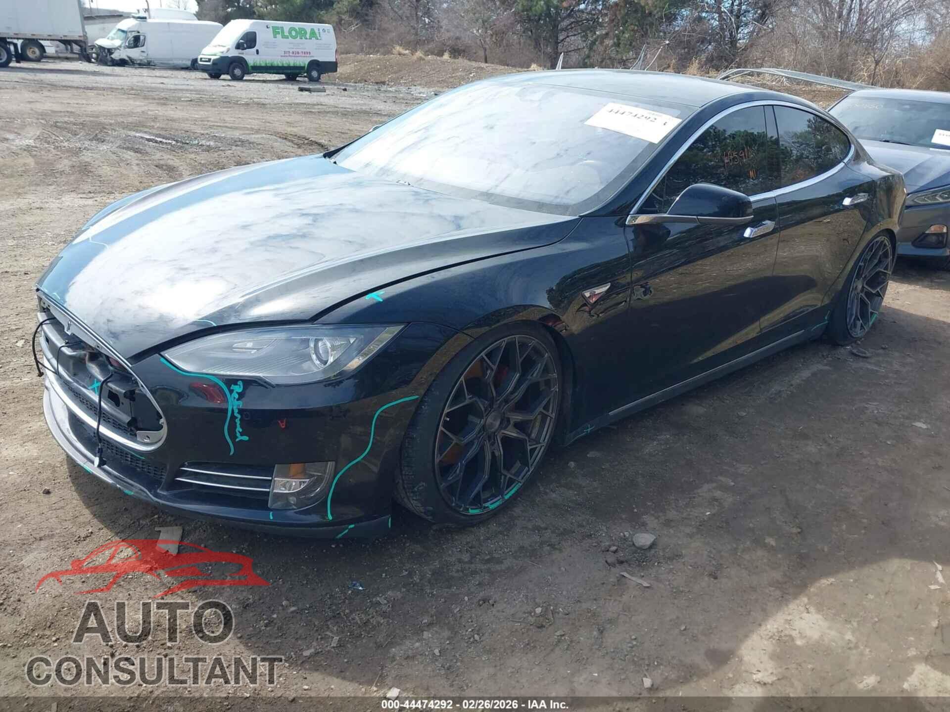 TESLA MODEL S 2015 - 5YJSA1H24FFP68186