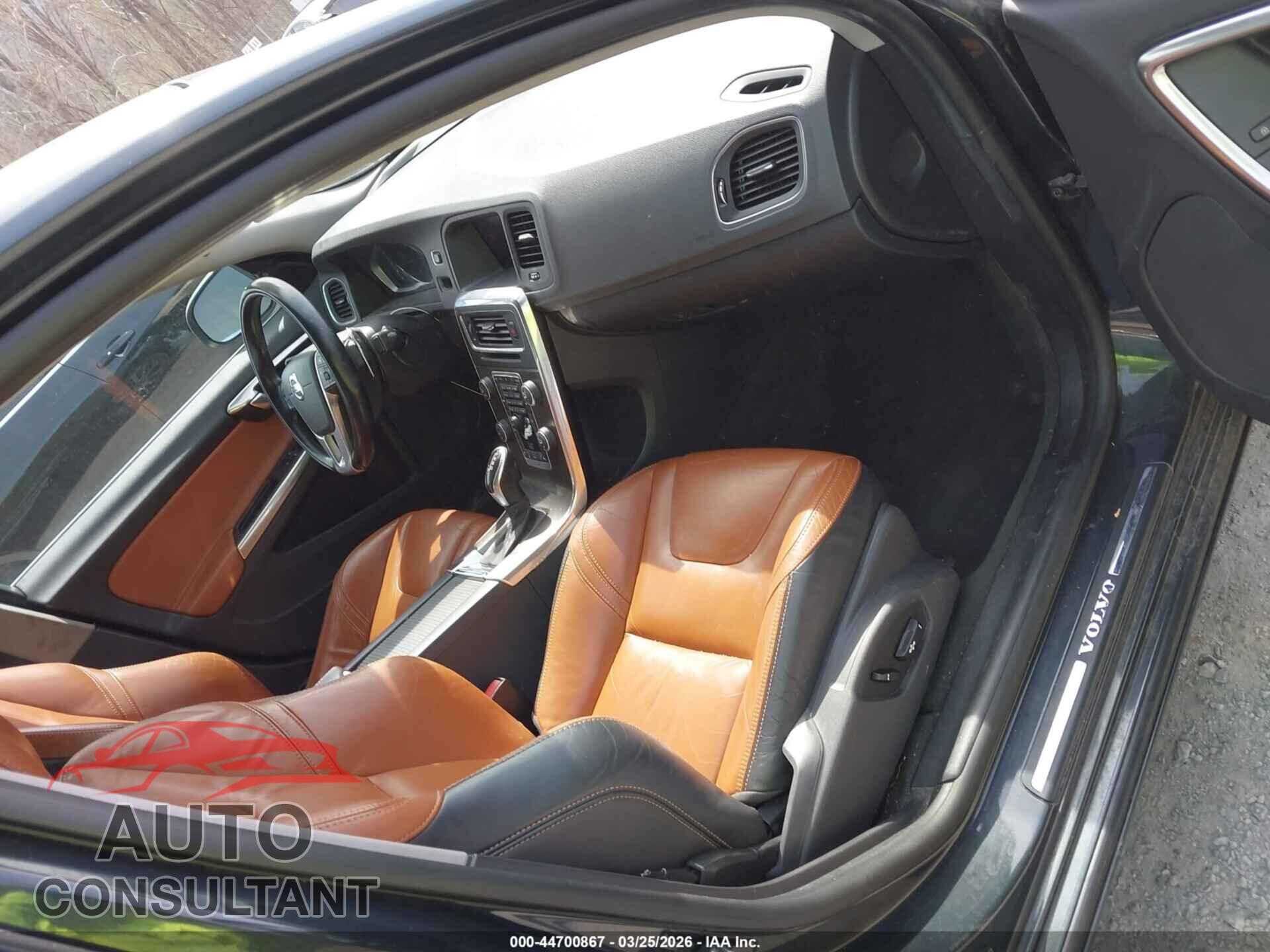VOLVO S60 2014 - YV1612FS8E2272975