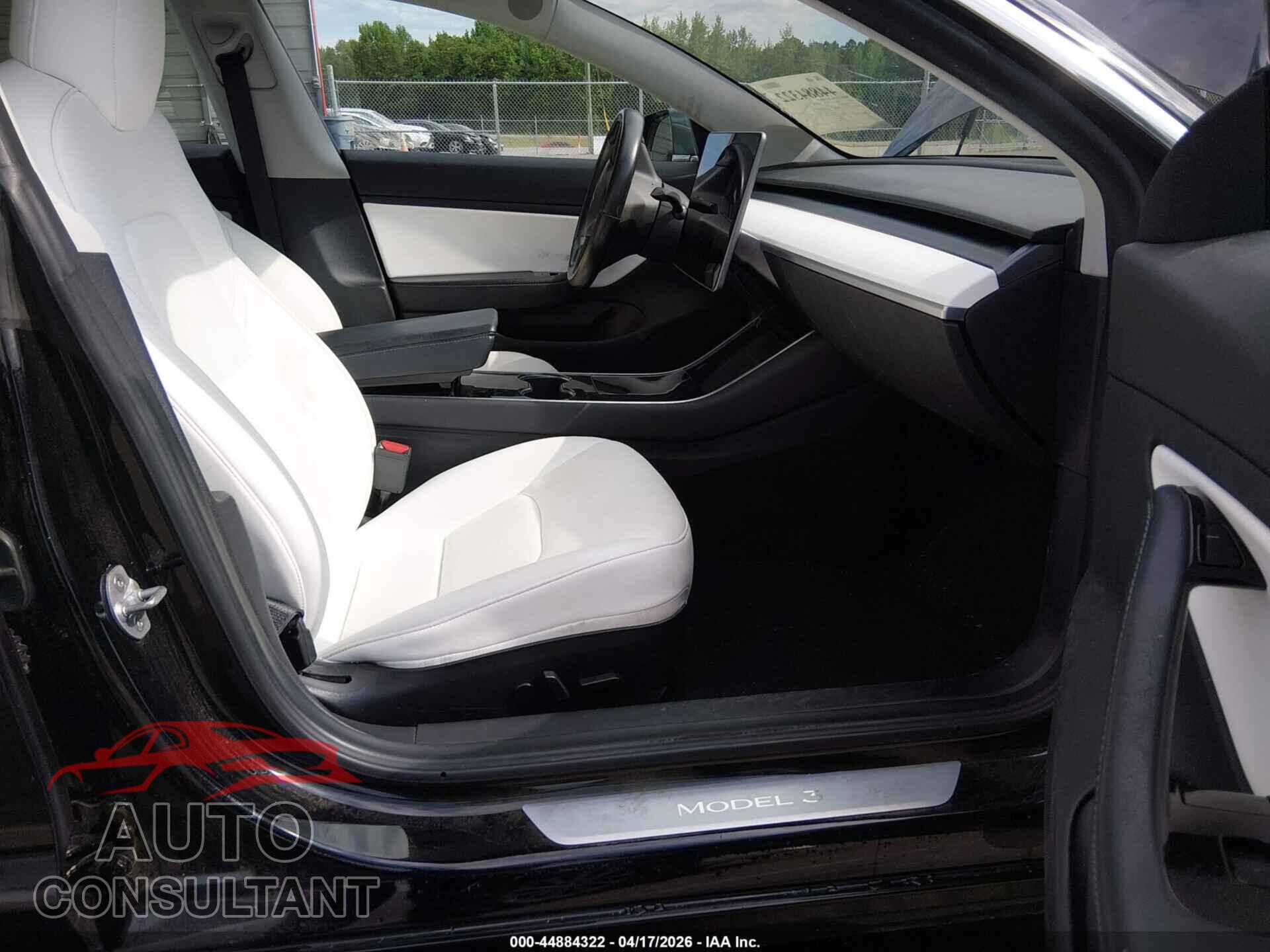 TESLA MODEL 3 2018 - 5YJ3E1EB7JF082309