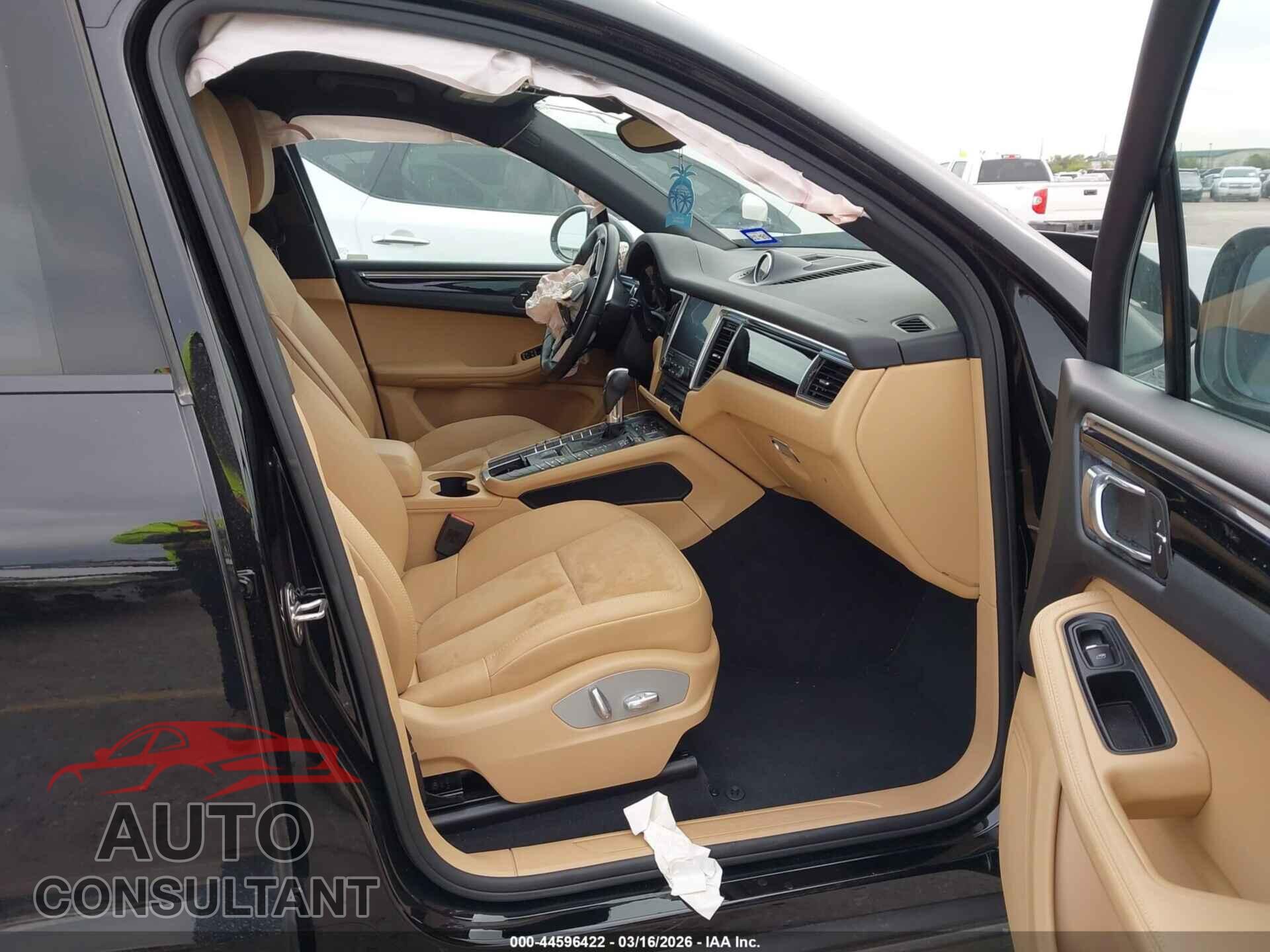 PORSCHE MACAN 2017 - WP1AA2A58HLB03537