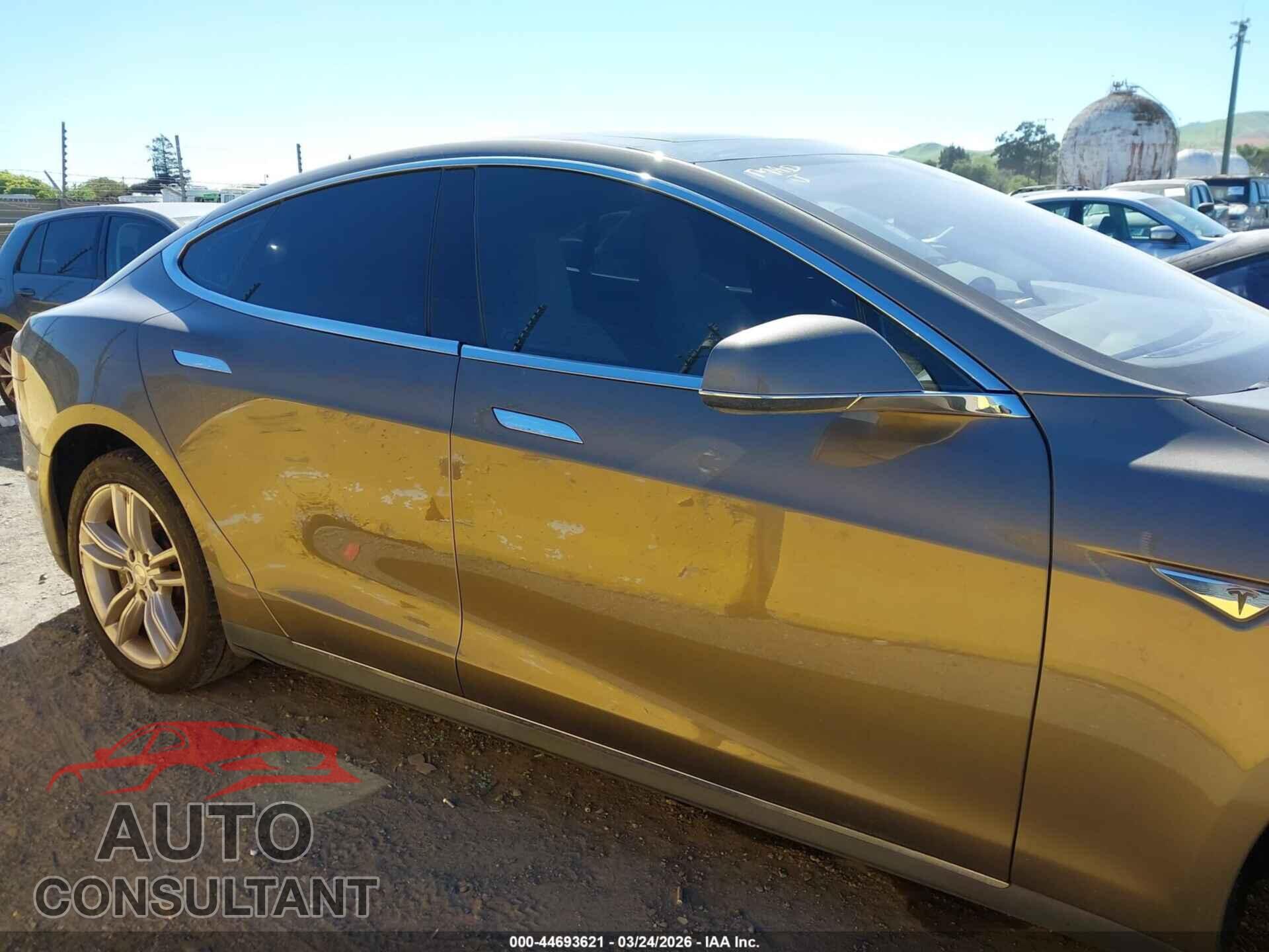 TESLA MODEL S 2015 - 5YJSA1E13FF113464