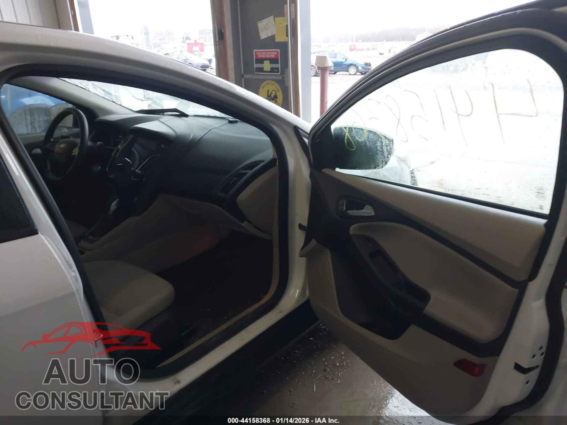 FORD FOCUS 2017 - 1FADP3F22HL259676
