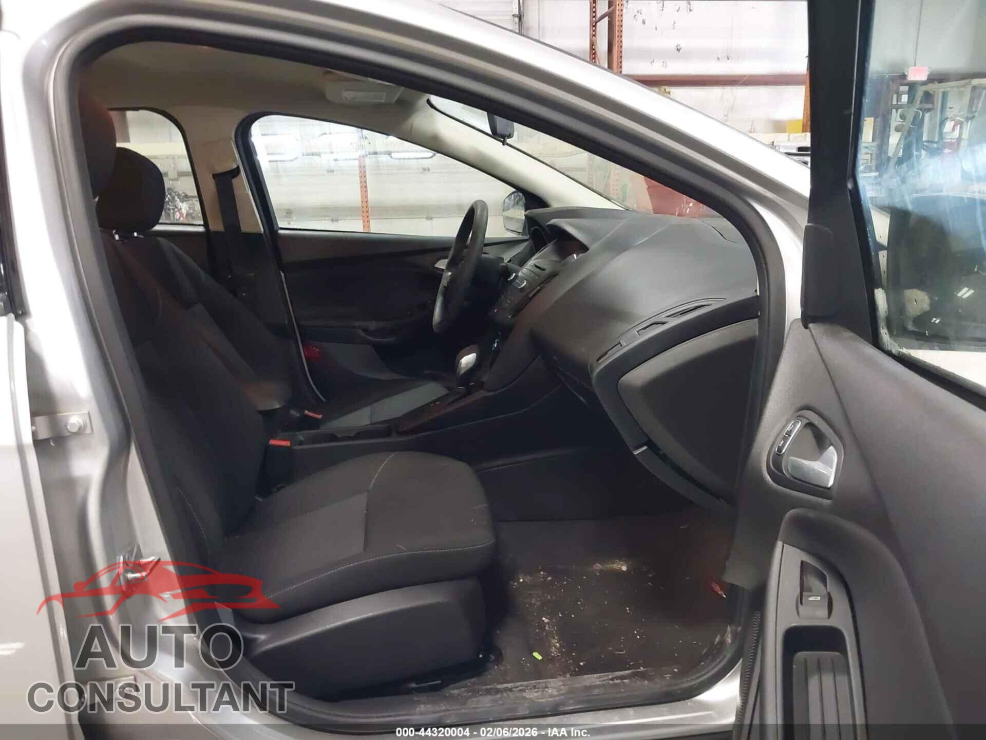 FORD FOCUS 2017 - 1FADP3F27HL288414
