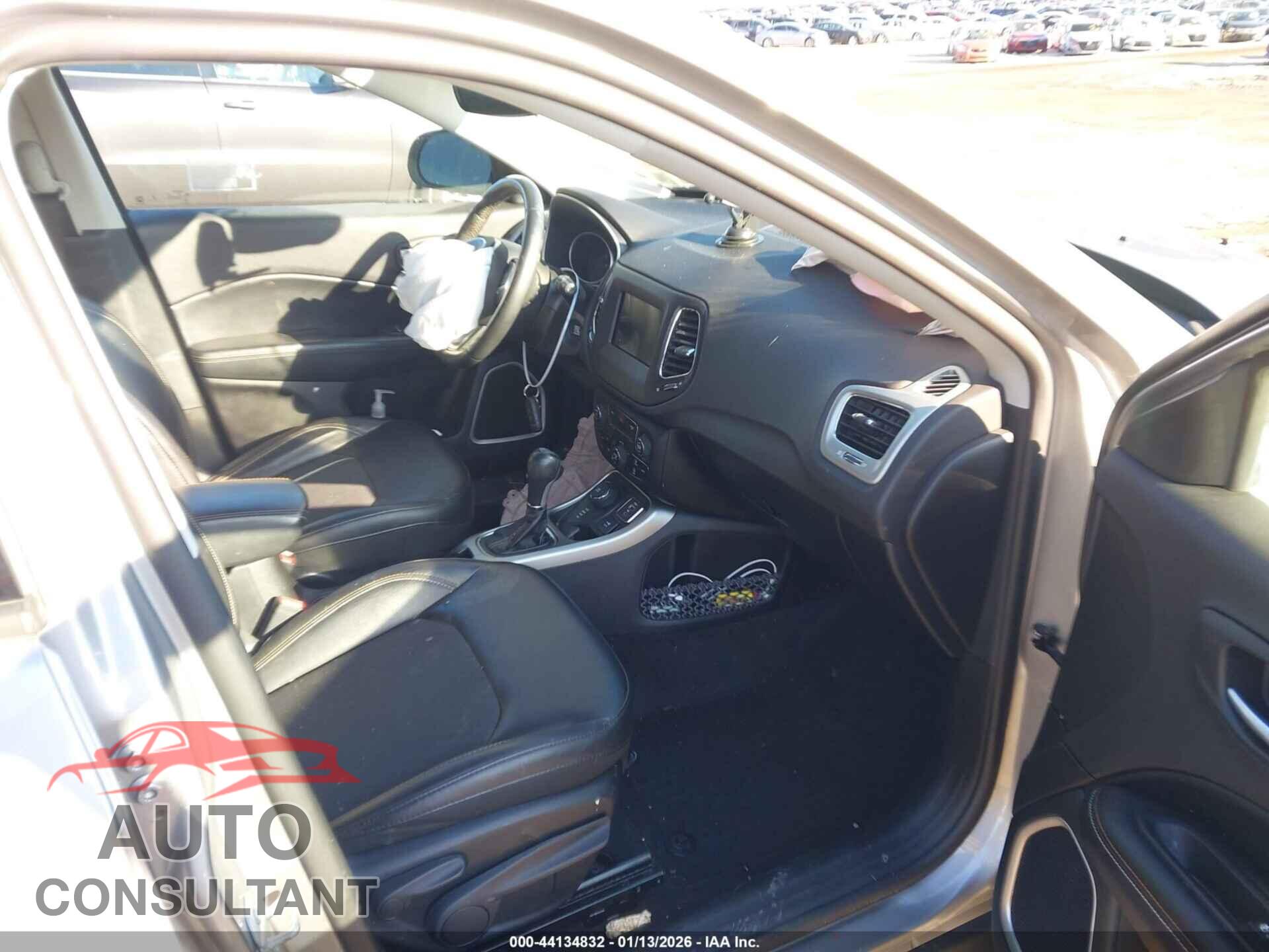 JEEP COMPASS 2019 - 3C4NJDBB5KT735247