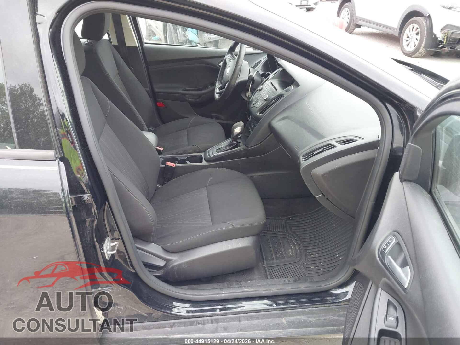 FORD FOCUS 2017 - 1FADP3F22HL298445