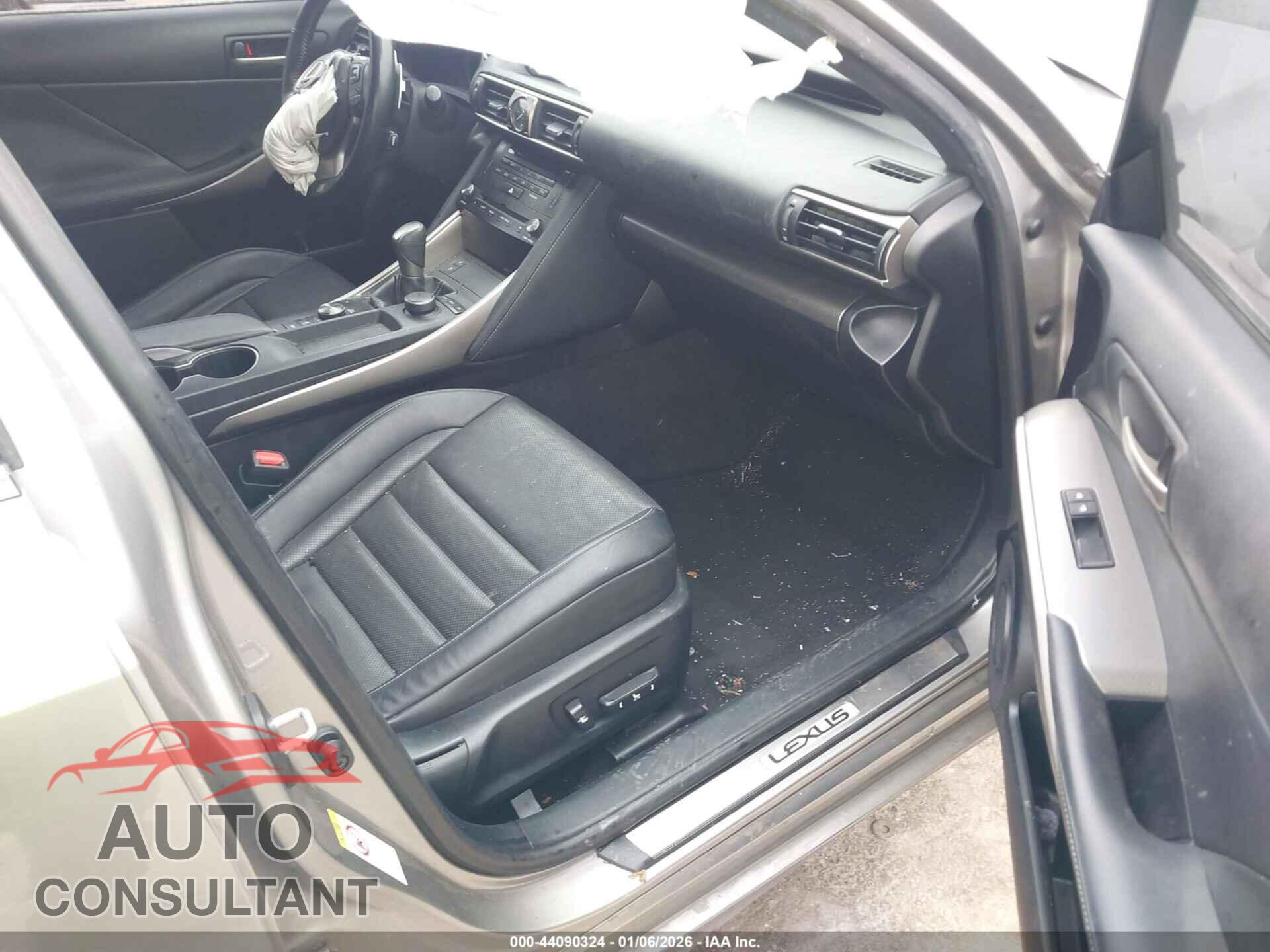 LEXUS IS 300 2018 - JTHBA1D2XJ5071300