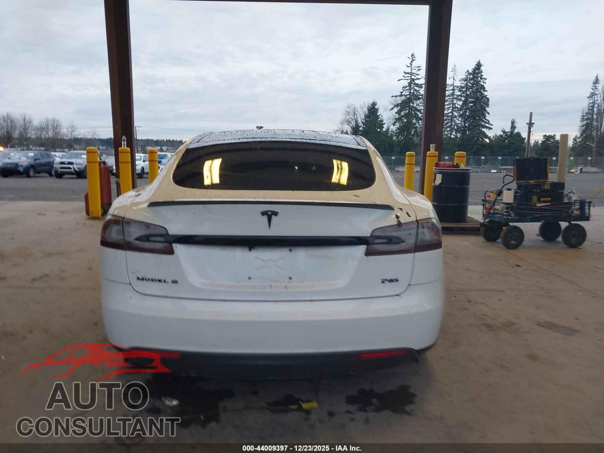 TESLA MODEL S 2012 - 5YJSA1DP5CFS00655