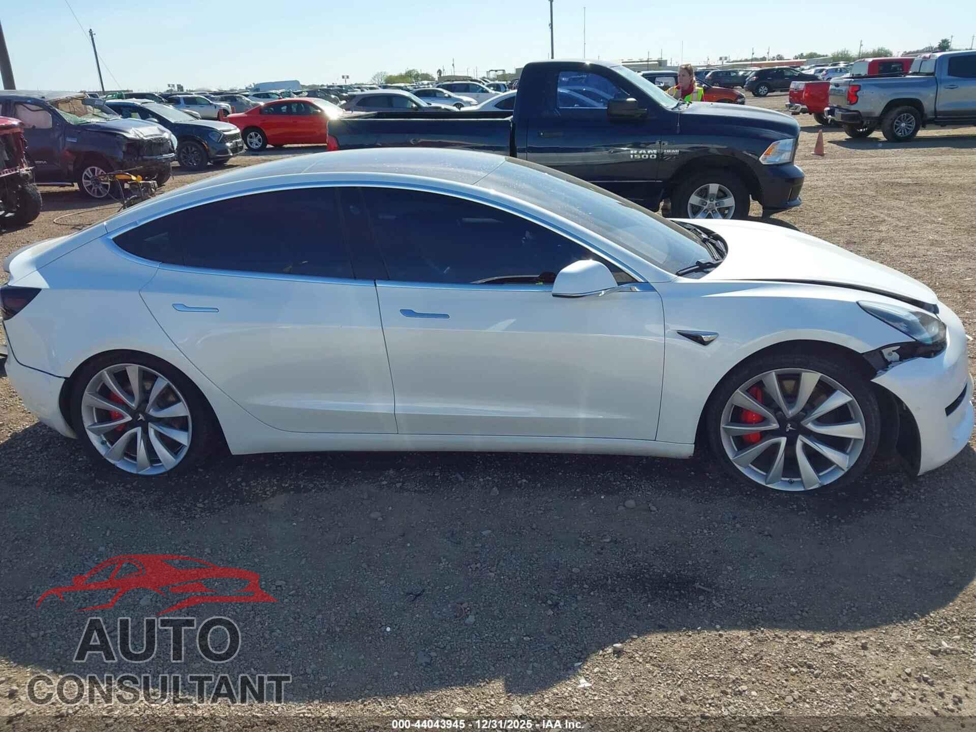 TESLA MODEL 3 2018 - 5YJ3E1EB0JF106532