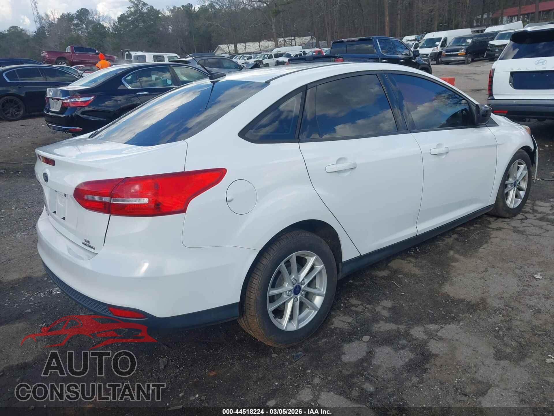 FORD FOCUS 2015 - 1FADP3F20FL243862