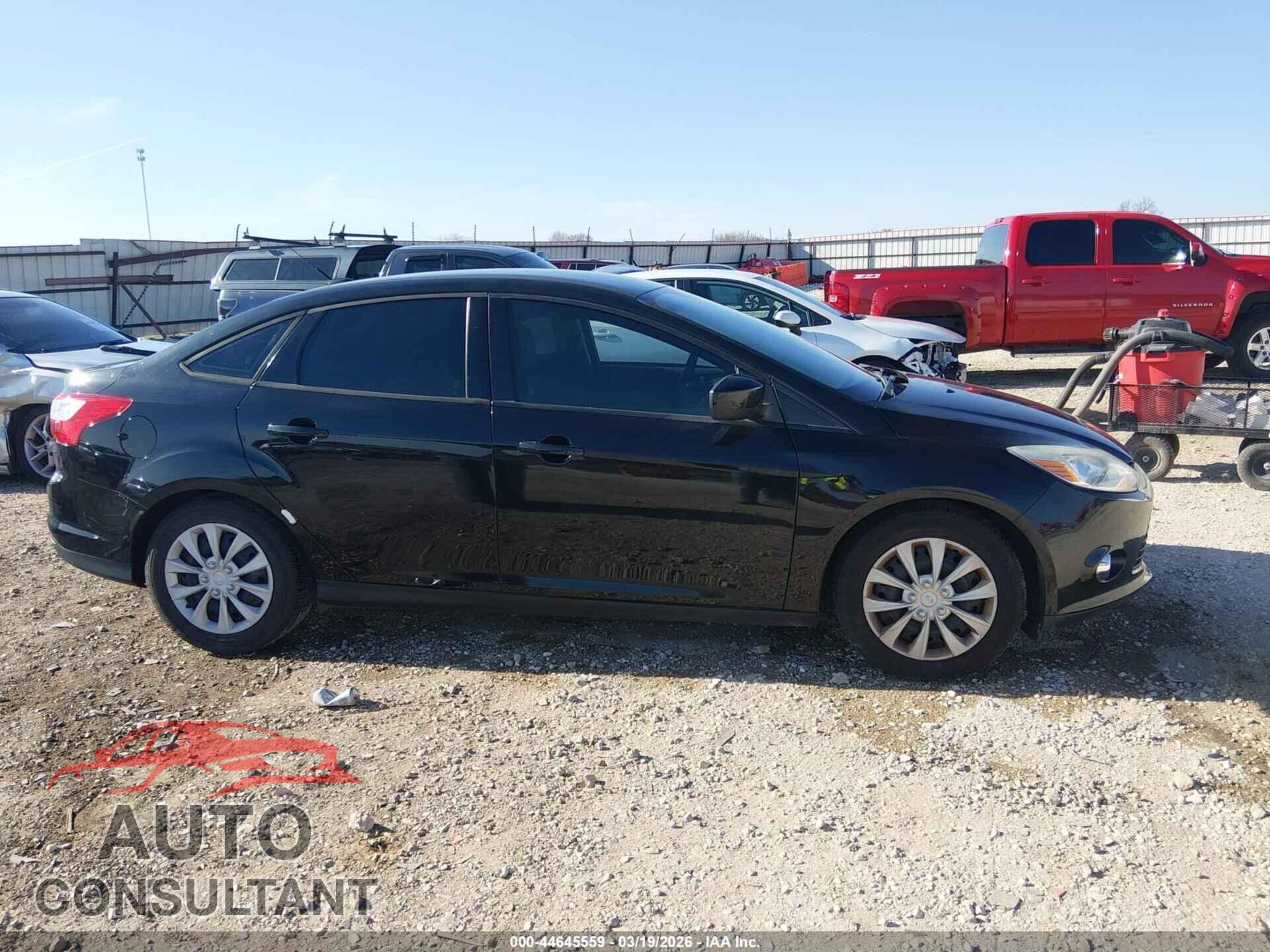 FORD FOCUS 2012 - 1FAHP3F21CL404071