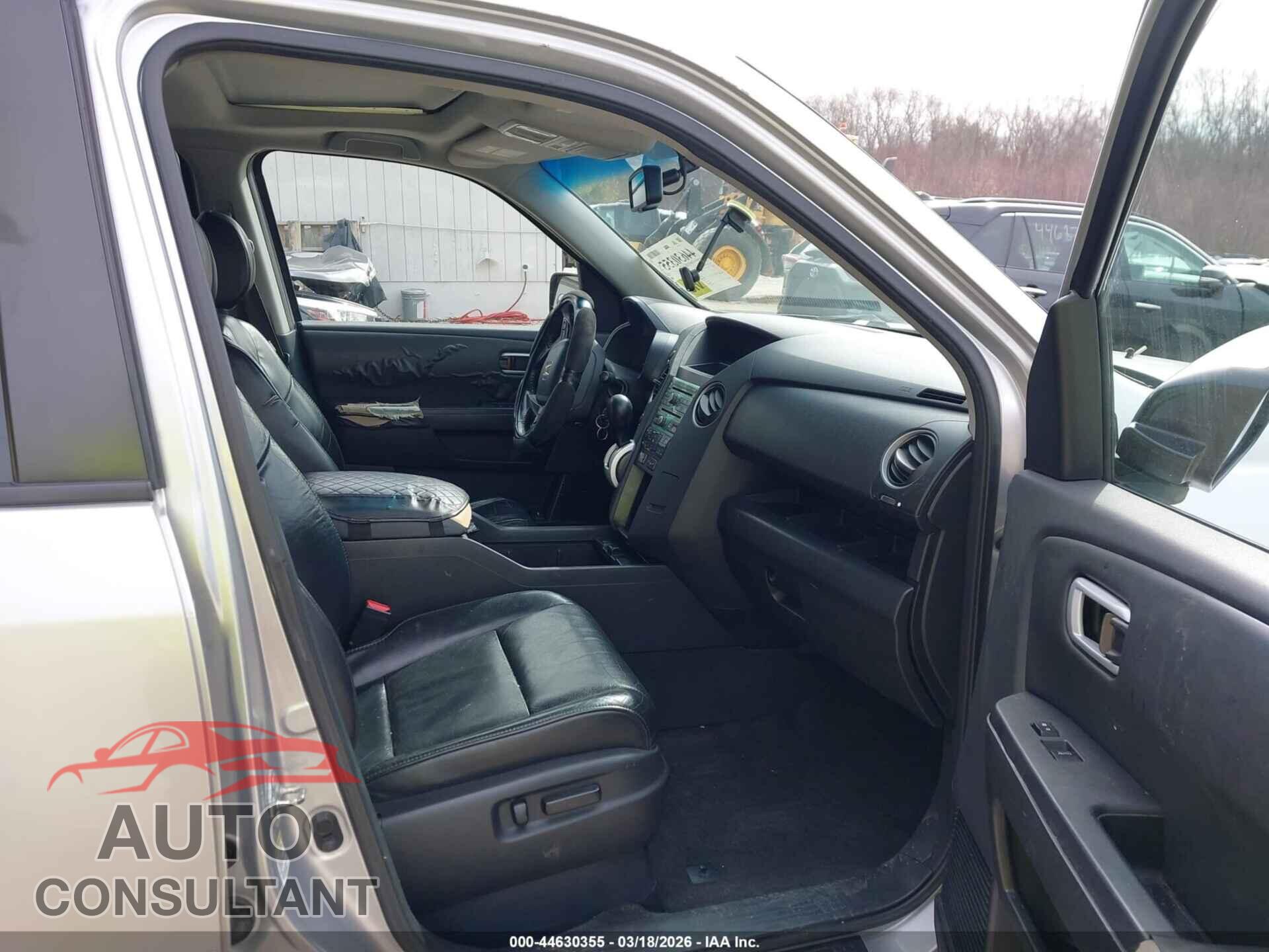 HONDA PILOT 2011 - 5FNYF4H65BB026230