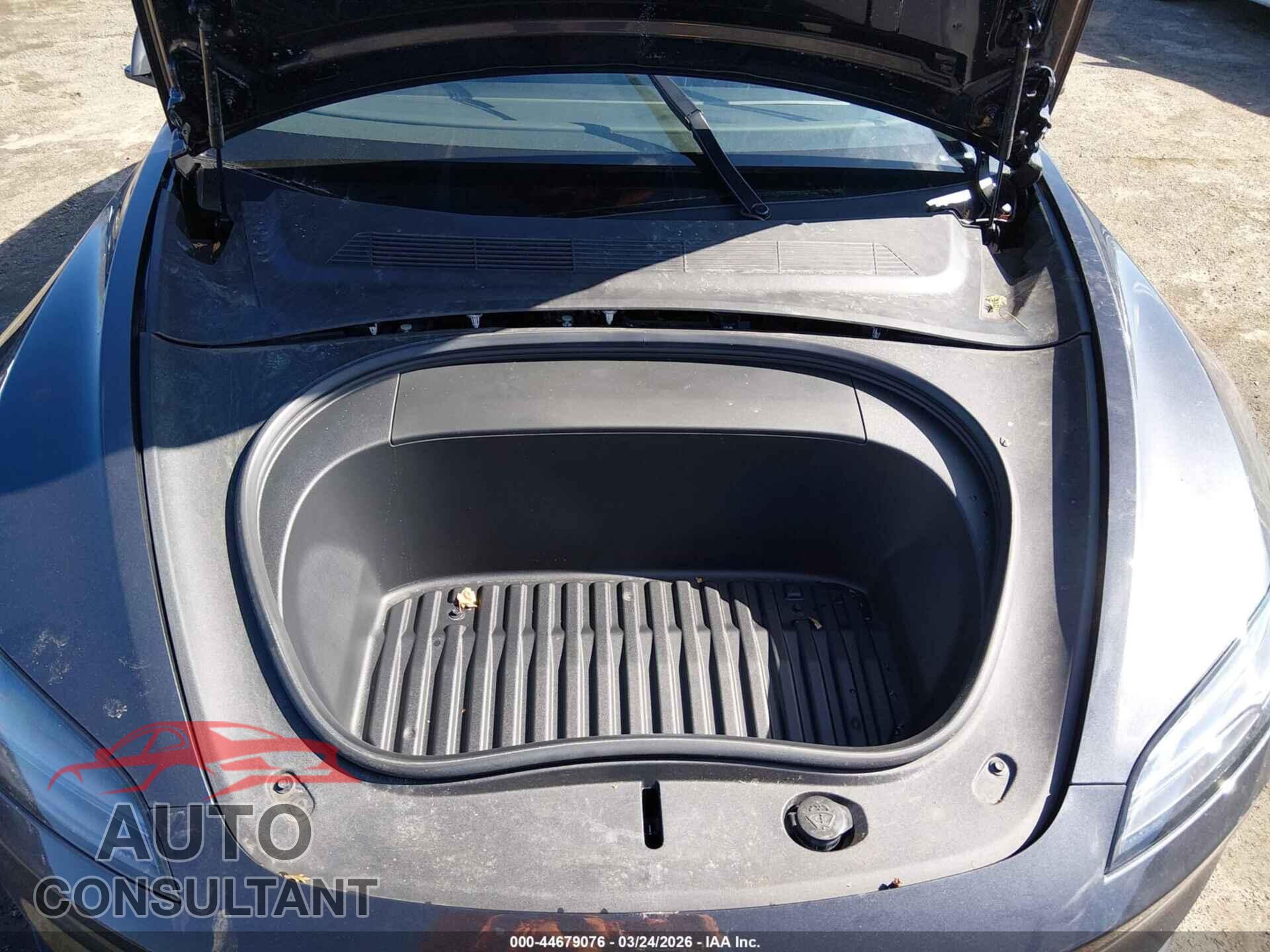 TESLA MODEL 3 2024 - 5YJ3E1ET2RF824605