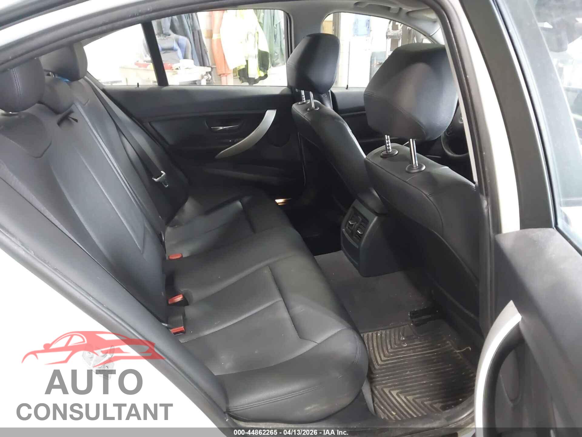BMW 320I 2014 - WBA3C3G52ENS68241