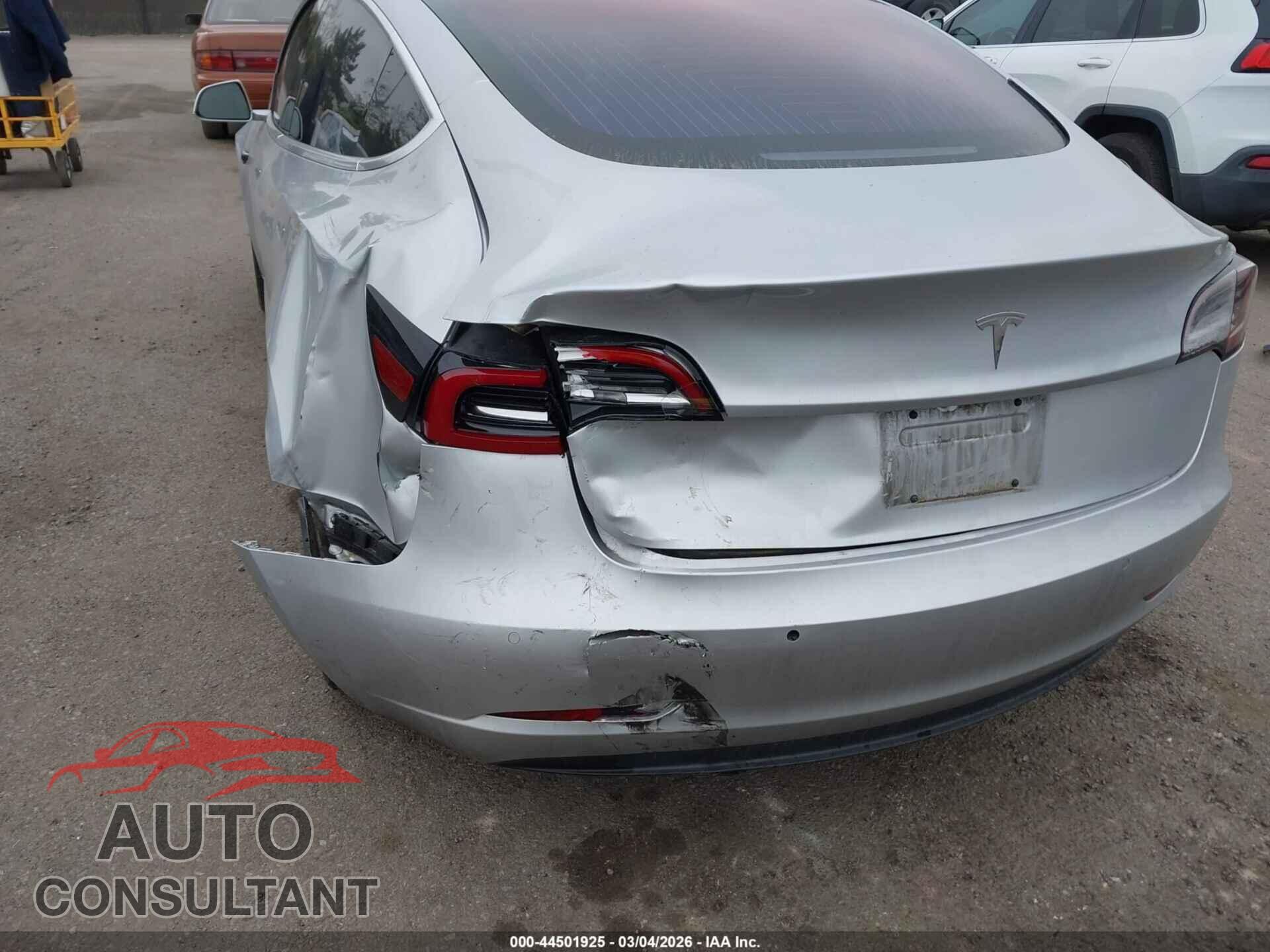 TESLA MODEL 3 2018 - 5YJ3E1EA8JF010929