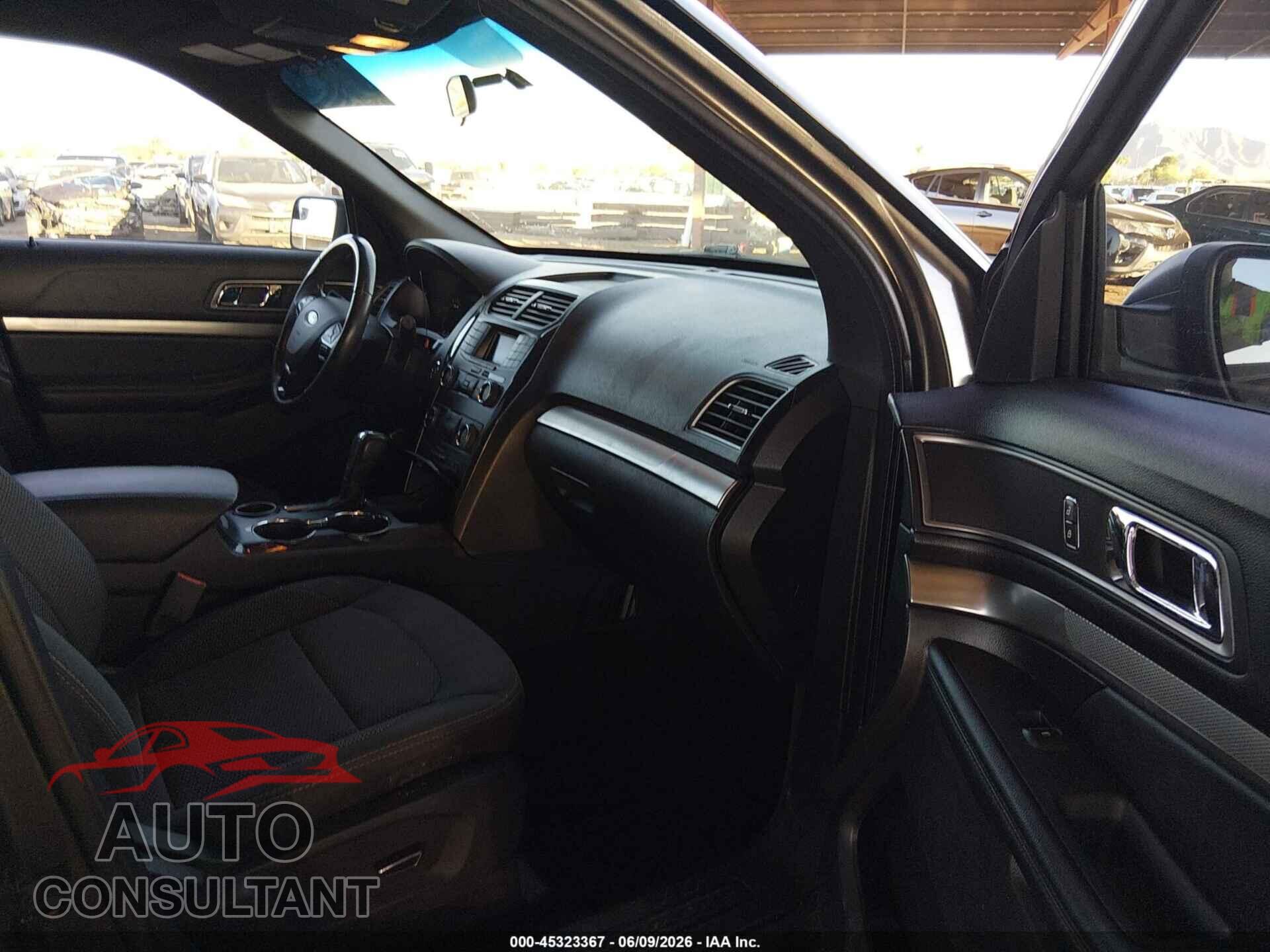 FORD EXPLORER 2018 - 1FM5K7D8XJGB65843