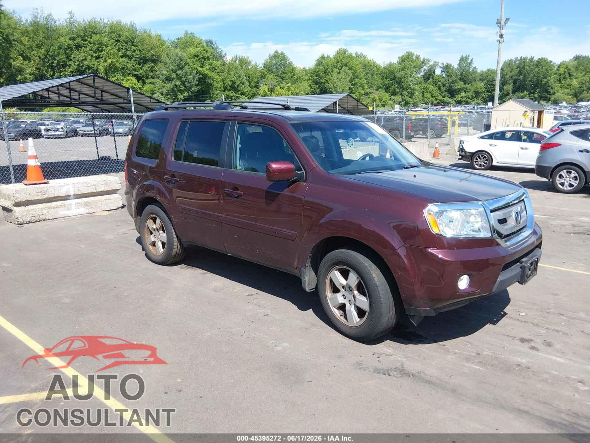 HONDA PILOT 2011 - 5FNYF4H50BB047364