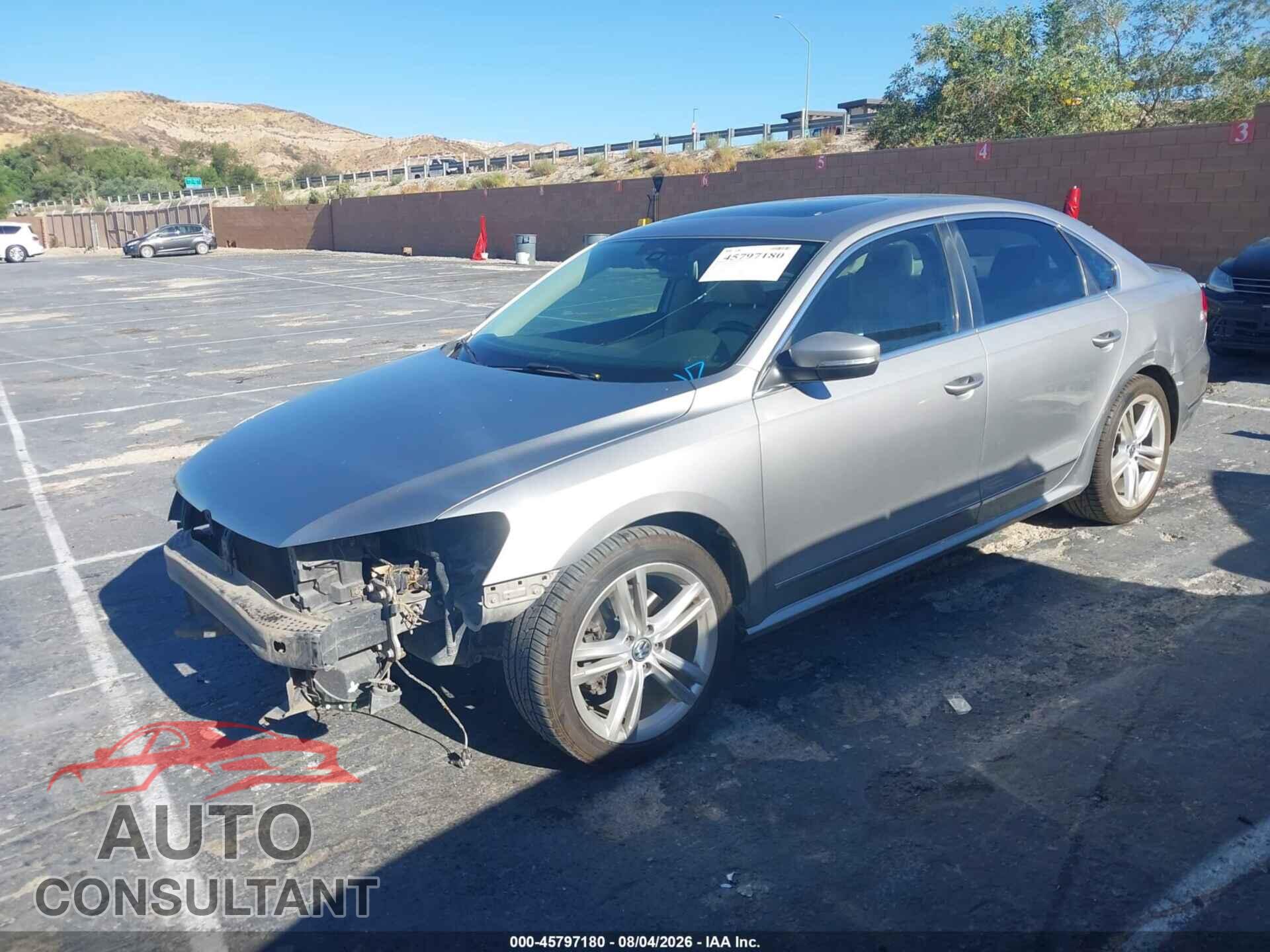 VOLKSWAGEN PASSAT 2013 - 1VWCN7A37DC108357