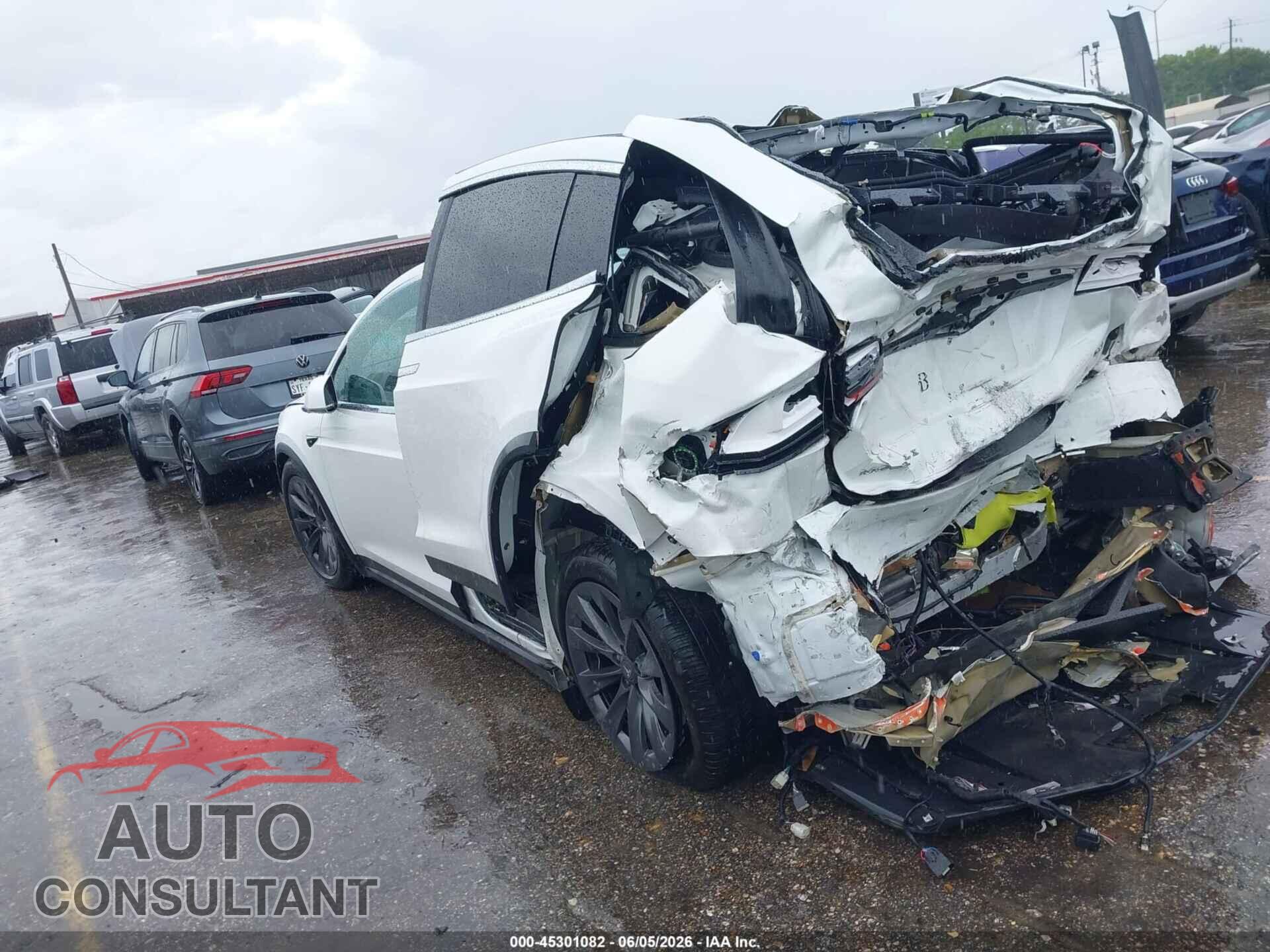 TESLA MODEL X 2017 - 5YJXCBE20HF077069