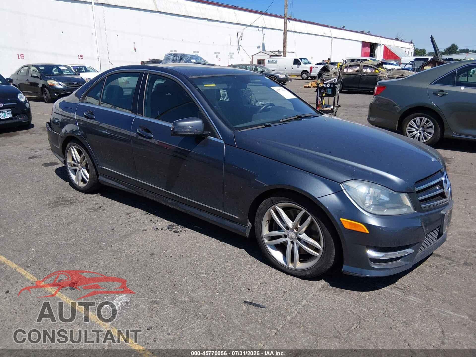 MERCEDES-BENZ C 300 2014 - WDDGF8AB2EA895638