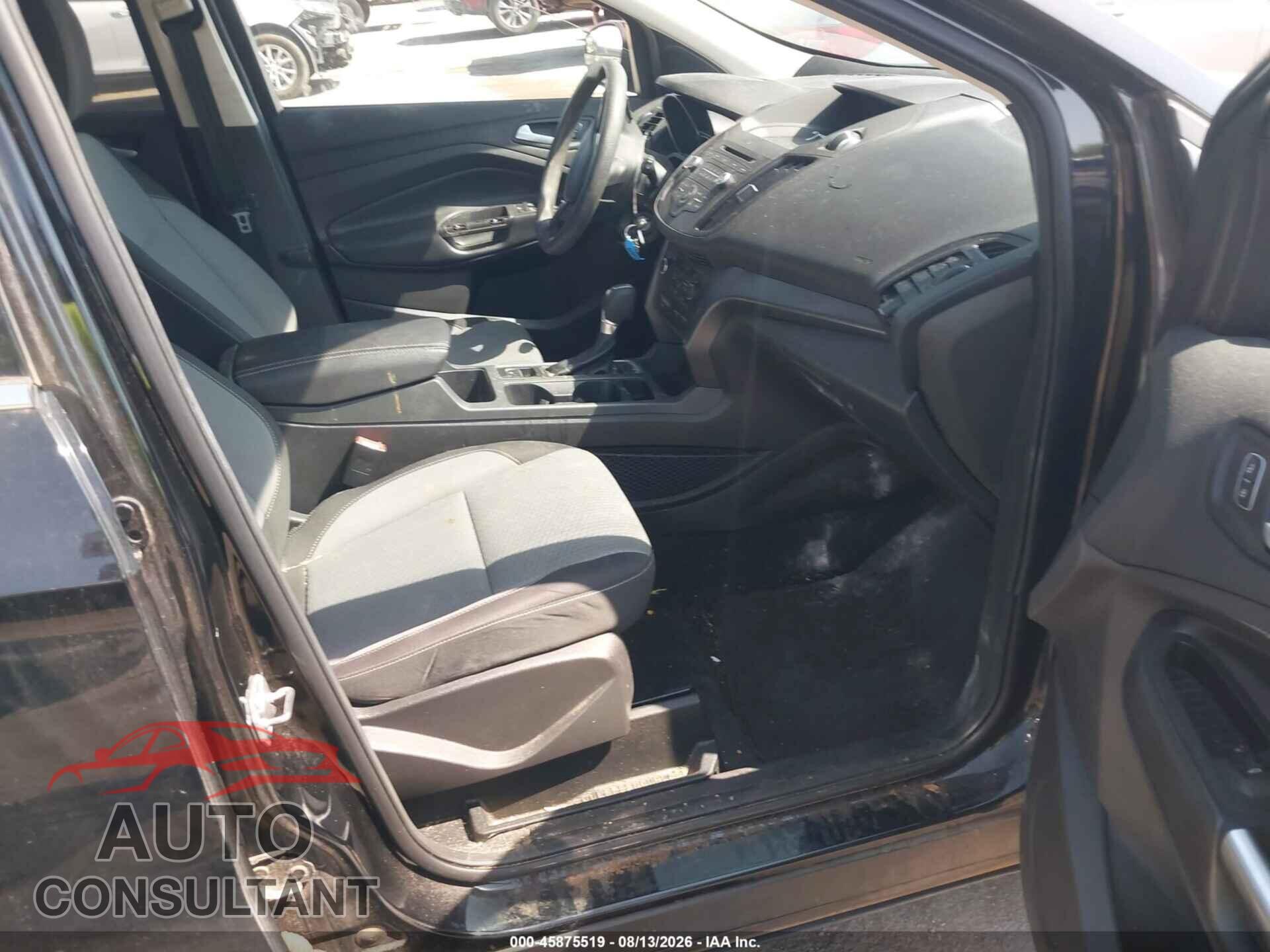 FORD ESCAPE 2017 - 1FMCU0GD7HUD92906