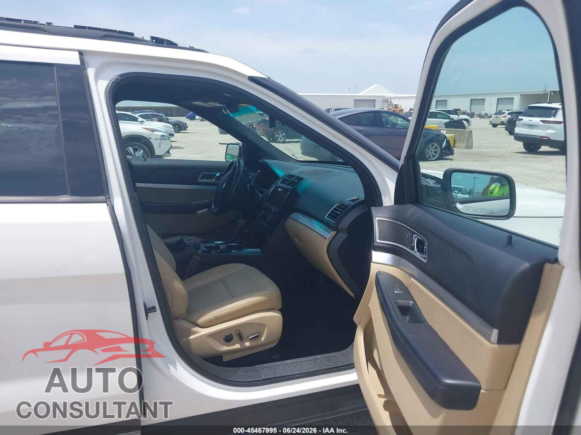 FORD EXPLORER 2017 - 1FM5K7D86HGA15657