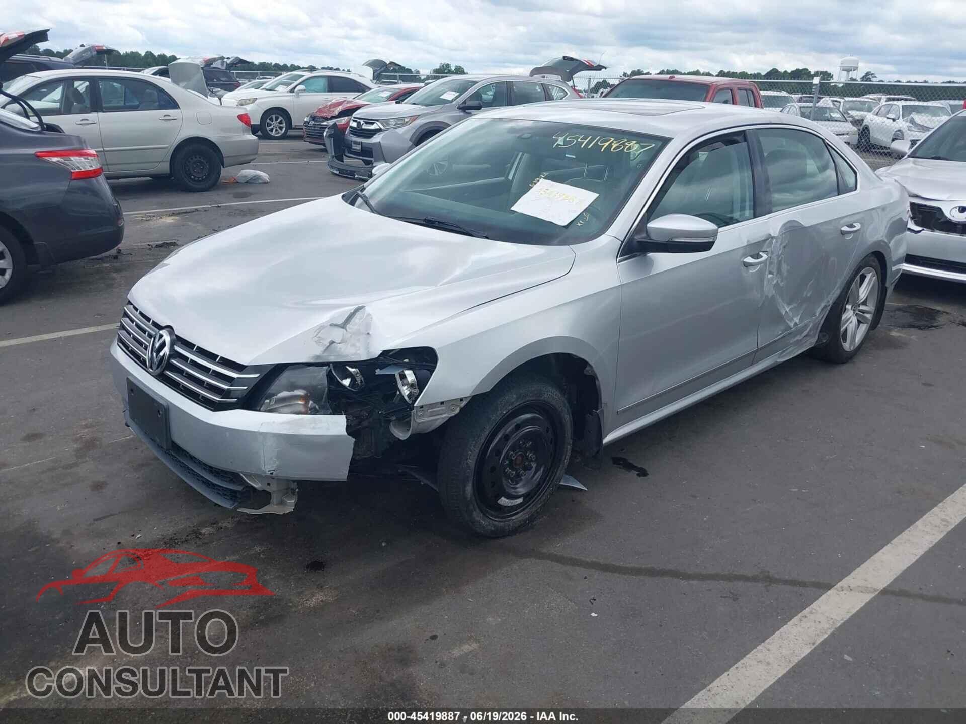 VOLKSWAGEN PASSAT 2014 - 1VWCS7A30EC064101