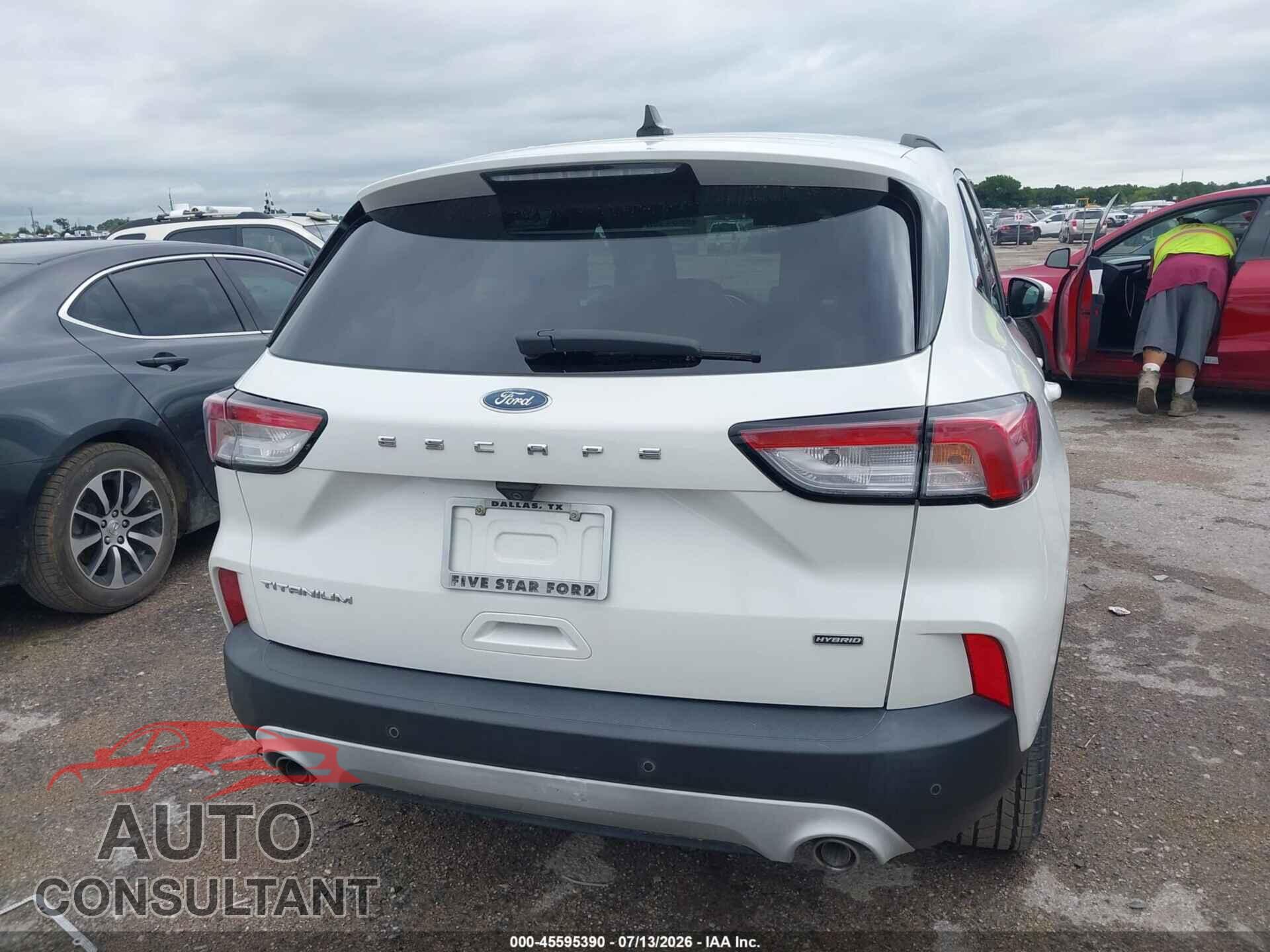 FORD ESCAPE 2020 - 1FMCU0DZ5LUA74937
