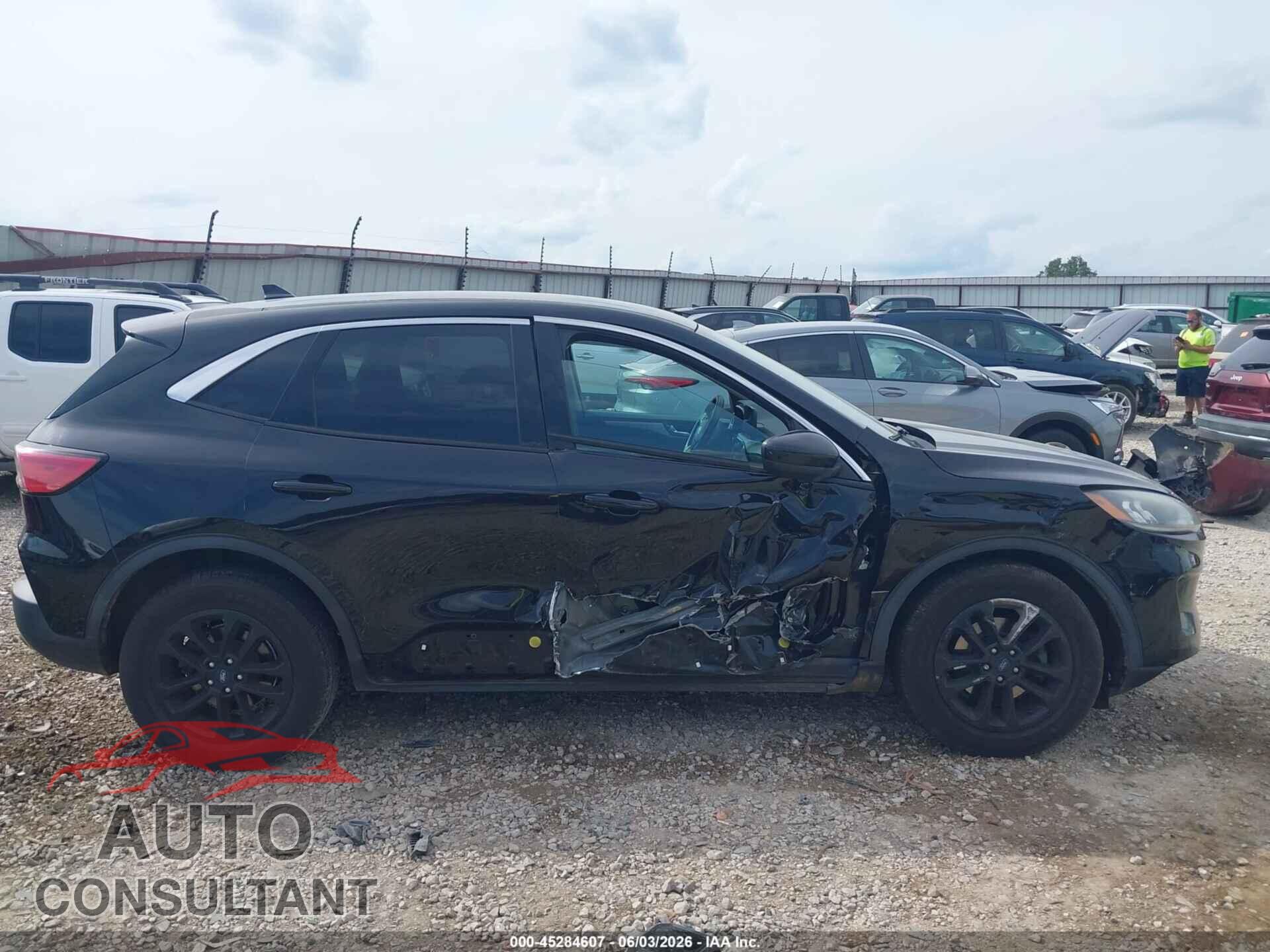 FORD ESCAPE 2020 - 1FMCU0G68LUA00641