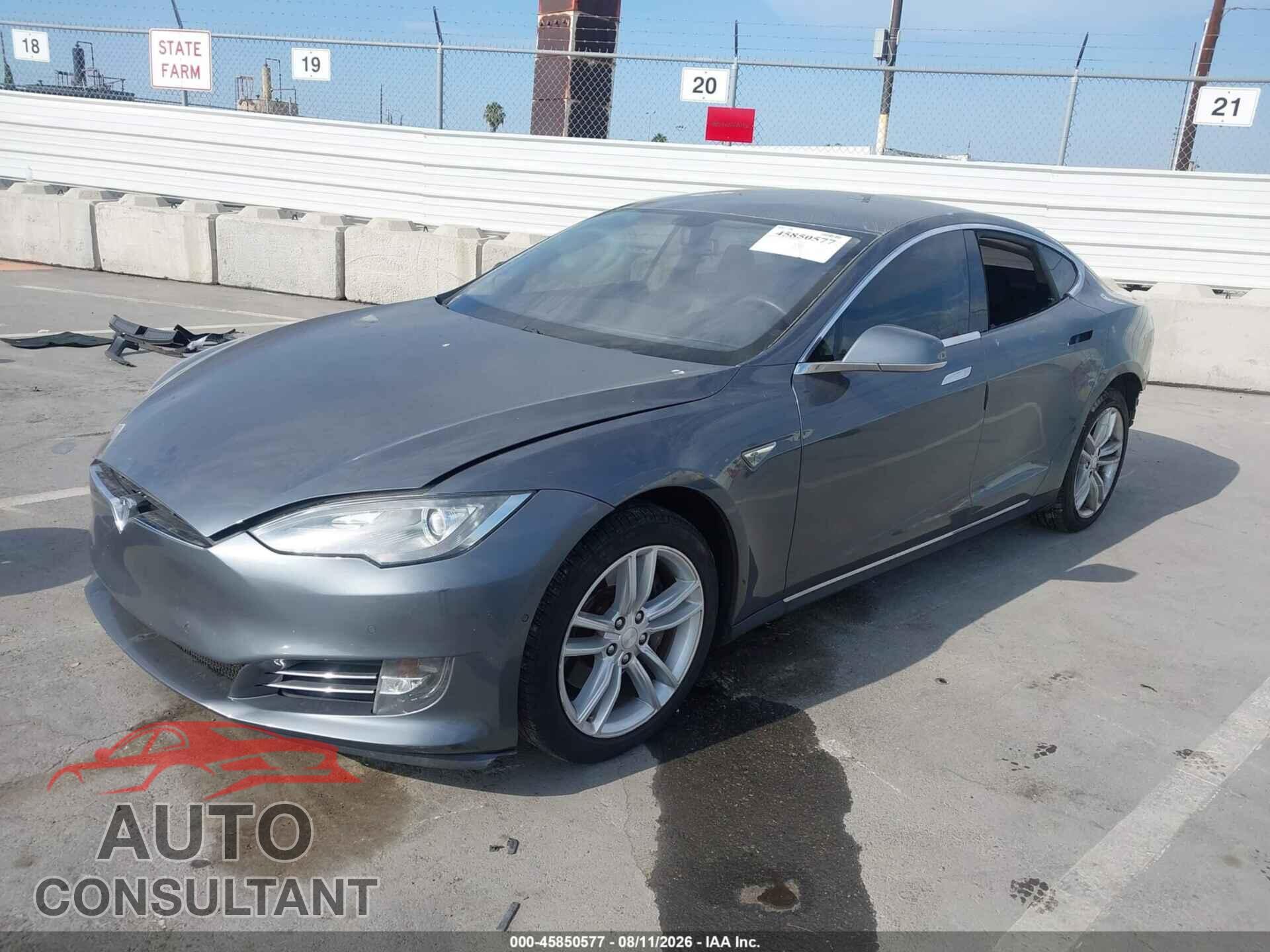 TESLA MODEL S 2013 - 5YJSA1CG1DFP27255