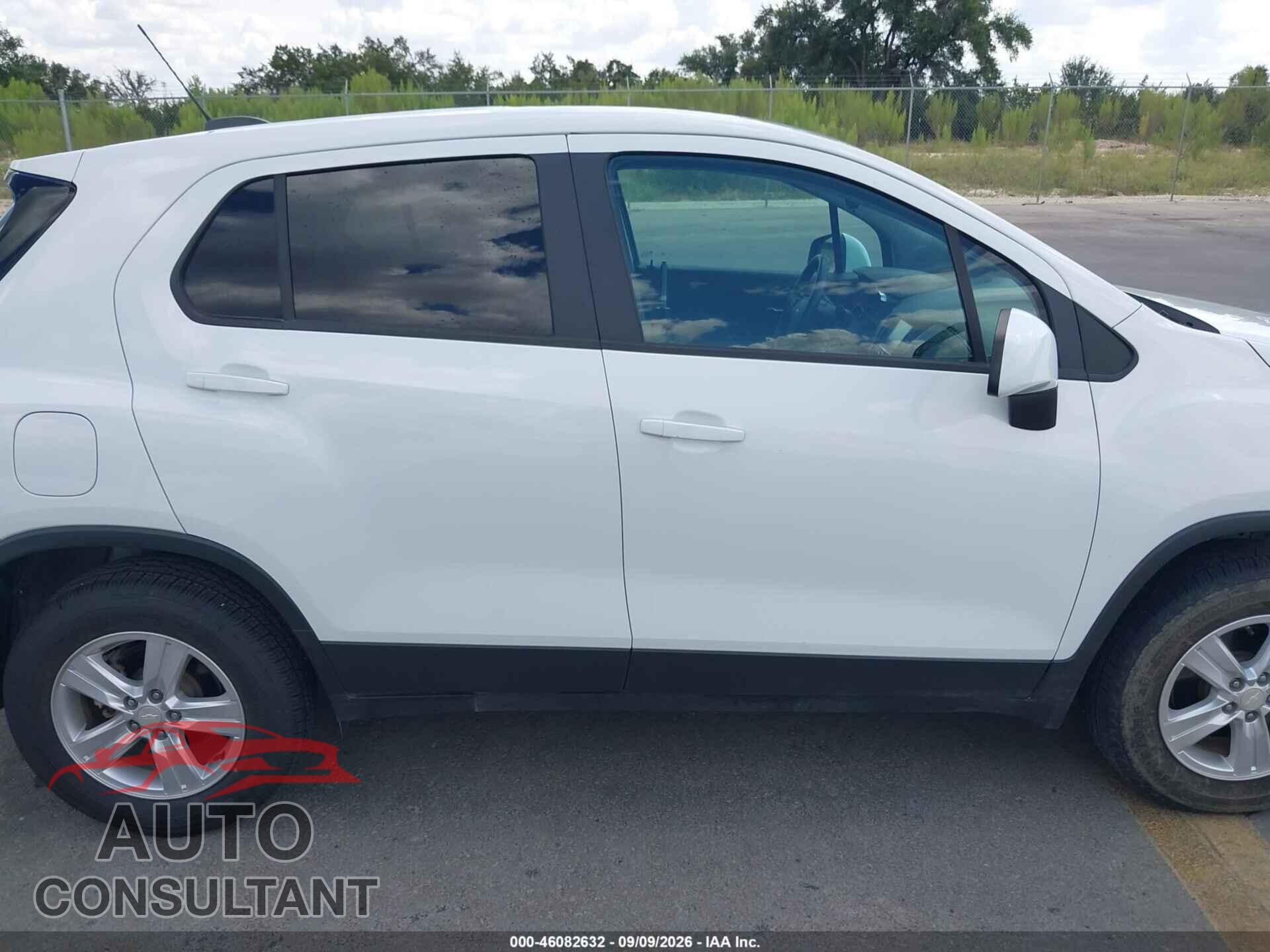 CHEVROLET TRAX 2017 - 3GNCJNSB0HL233937