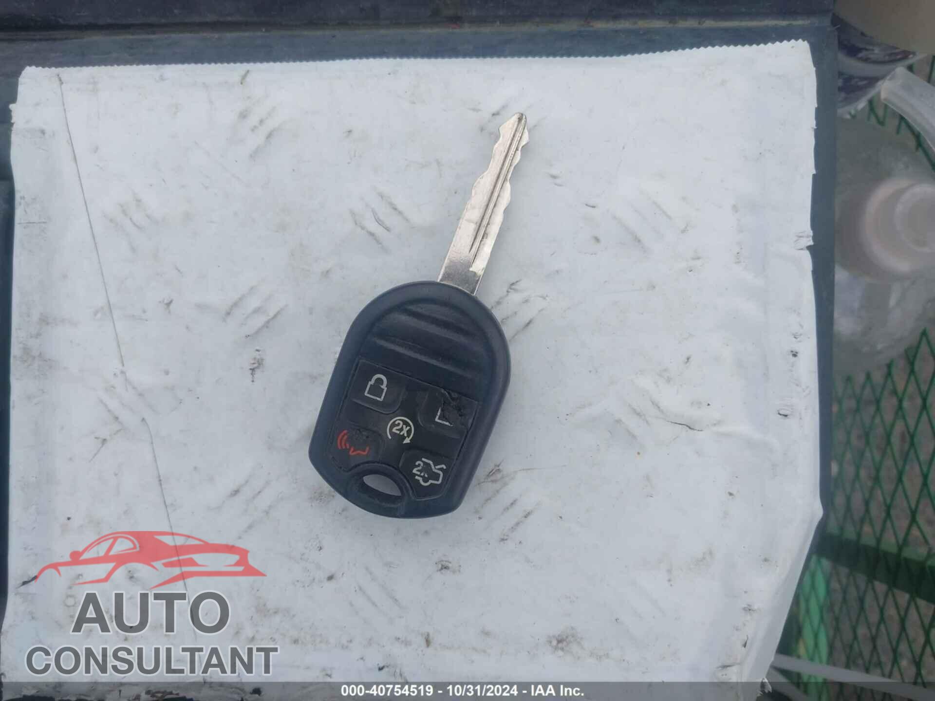 FORD TAURUS 2013 - 1FAHP2F81DG128208