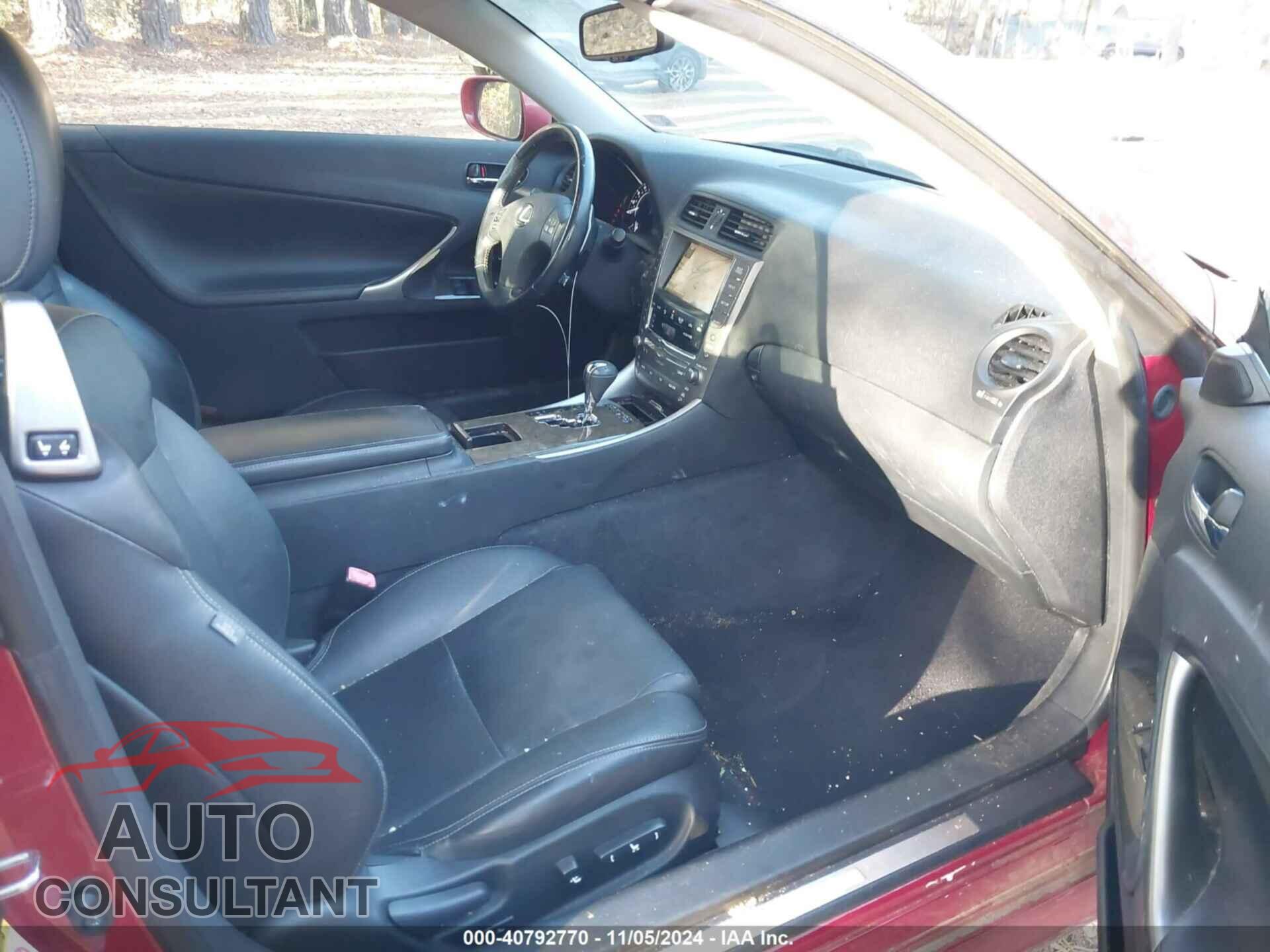 LEXUS IS 250C 2010 - JTHFF2C2XA2501810